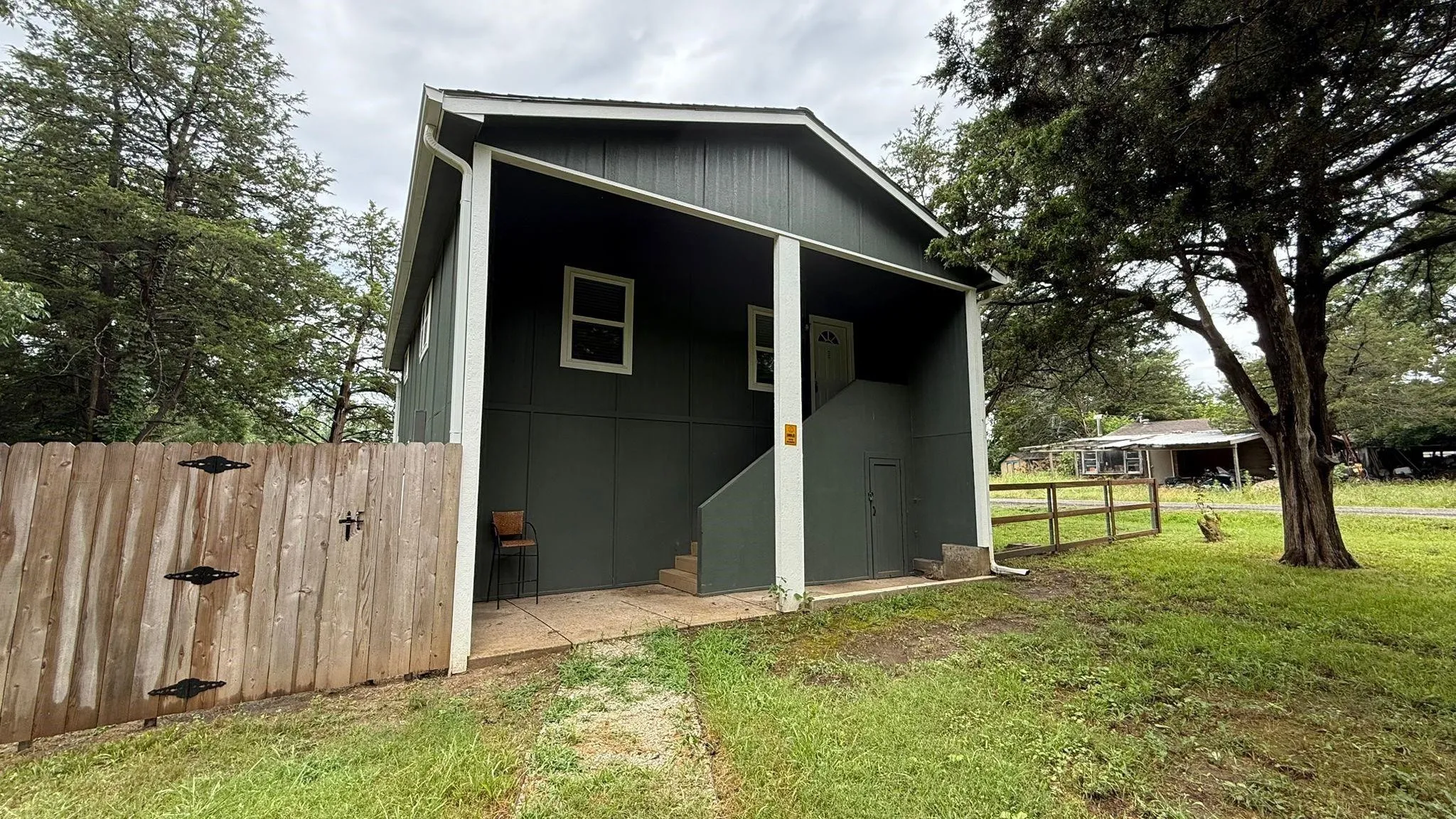 Condominium For Rent in Grayson County , 142 Andrea Street B, Pottsboro, Texas 75076, 2 Bedroom, 1 Bathroom, Garage spaces, 720 Sqft, built in 1963, mls#21368979, Real Estate Agent in Pottsboro, Homes For Rent in Grayson county, Homes For Rent in Pottsboro, Realtor in Pottsboro Texas, Real Estate Brokerage Independent Realty Texas, Luminita Cordes Realtor