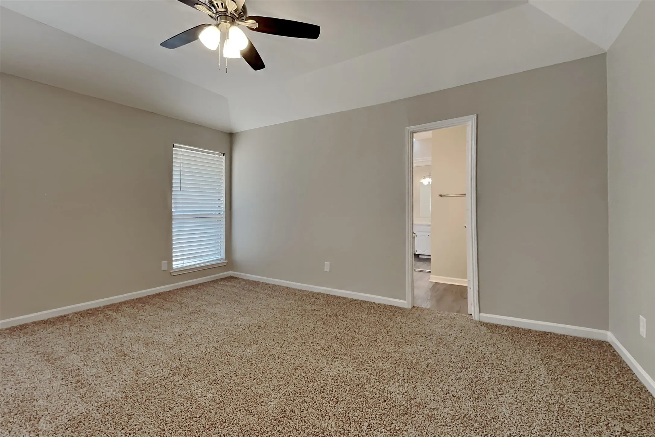 Single Family Residence For Rent in Tarrant County , 6728 Parkwood Drive, North Richland Hills, Texas 76182, 4 Bedroom, 2 Bathroom, 2 Garage spaces, 1,813 Sqft, built in 1987, mls#21369077, Real Estate Agent in North Richland Hills, Homes For Rent in Tarrant county, Homes For Rent in North Richland Hills, Realtor in North Richland Hills Texas, Real Estate Brokerage Independent Realty Texas, Luminita Cordes Realtor