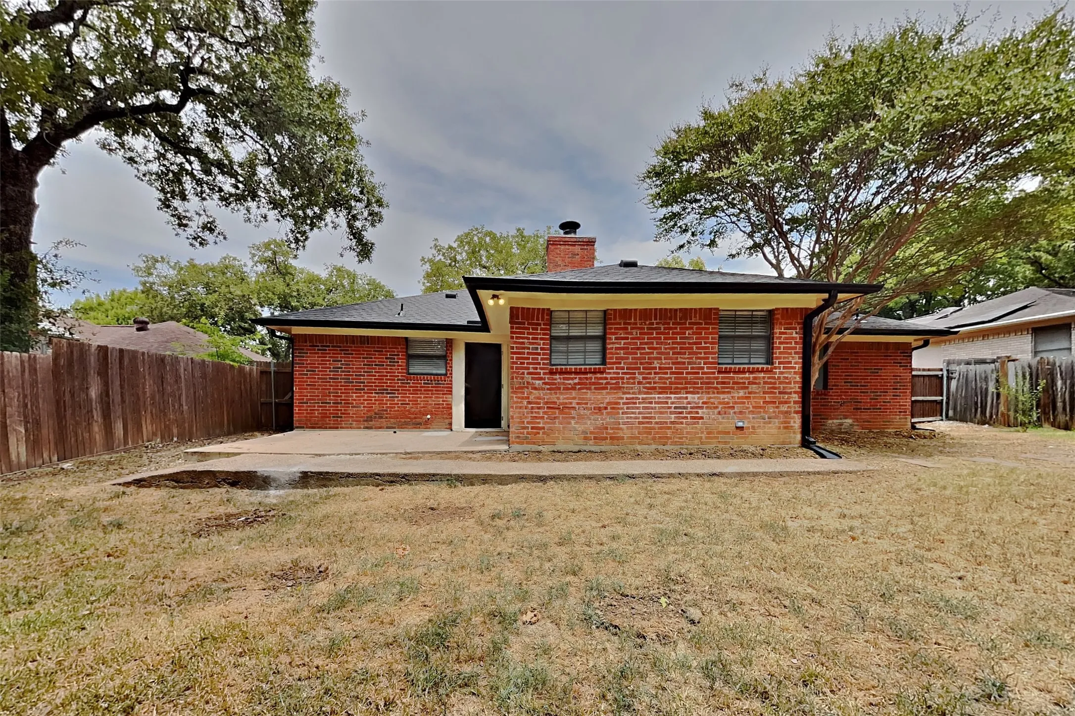Single Family Residence For Rent in Tarrant County , 6728 Parkwood Drive, North Richland Hills, Texas 76182, 4 Bedroom, 2 Bathroom, 2 Garage spaces, 1,813 Sqft, built in 1987, mls#21369077, Real Estate Agent in North Richland Hills, Homes For Rent in Tarrant county, Homes For Rent in North Richland Hills, Realtor in North Richland Hills Texas, Real Estate Brokerage Independent Realty Texas, Luminita Cordes Realtor