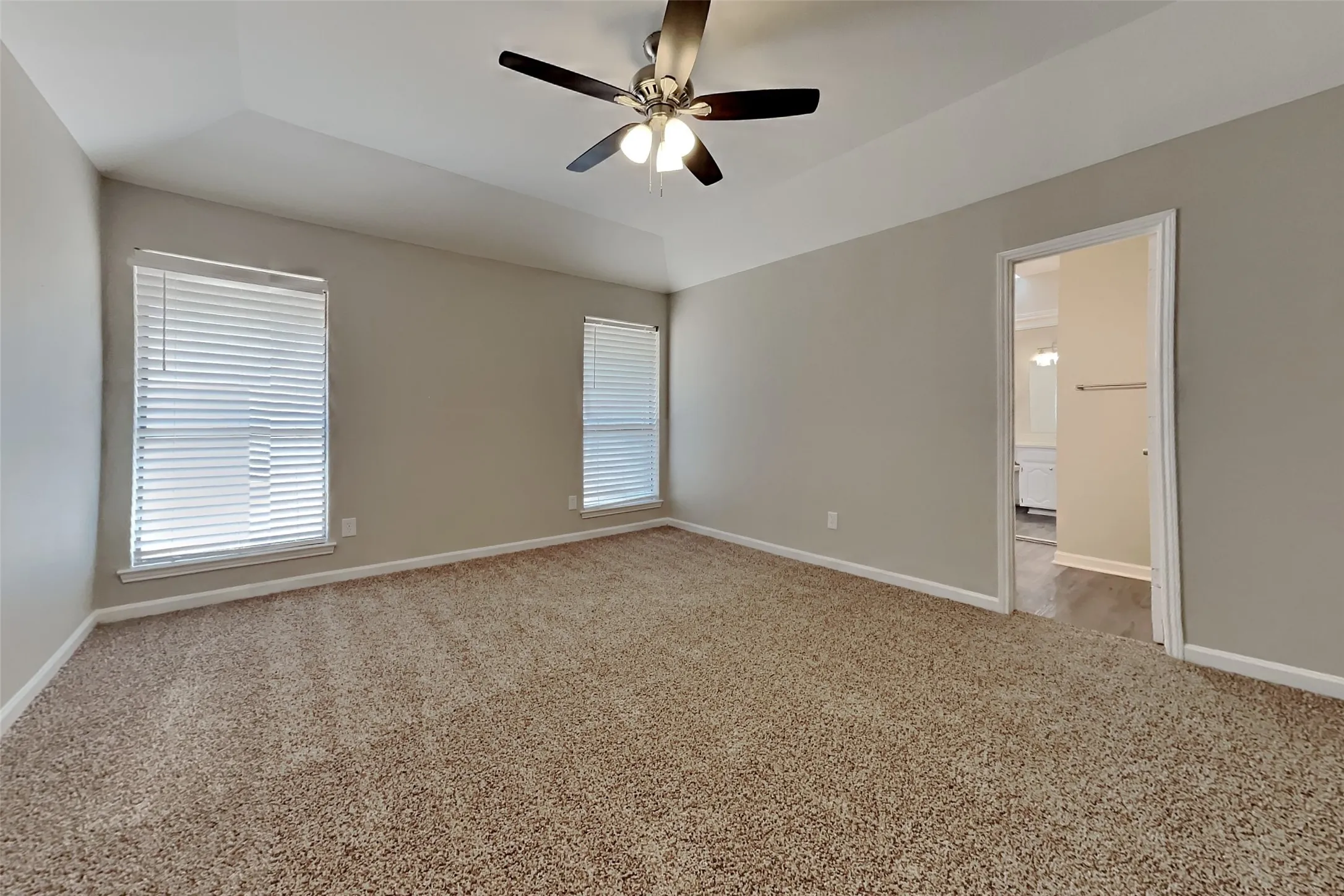 Single Family Residence For Rent in Tarrant County , 6728 Parkwood Drive, North Richland Hills, Texas 76182, 4 Bedroom, 2 Bathroom, 2 Garage spaces, 1,813 Sqft, built in 1987, mls#21369077, Real Estate Agent in North Richland Hills, Homes For Rent in Tarrant county, Homes For Rent in North Richland Hills, Realtor in North Richland Hills Texas, Real Estate Brokerage Independent Realty Texas, Luminita Cordes Realtor