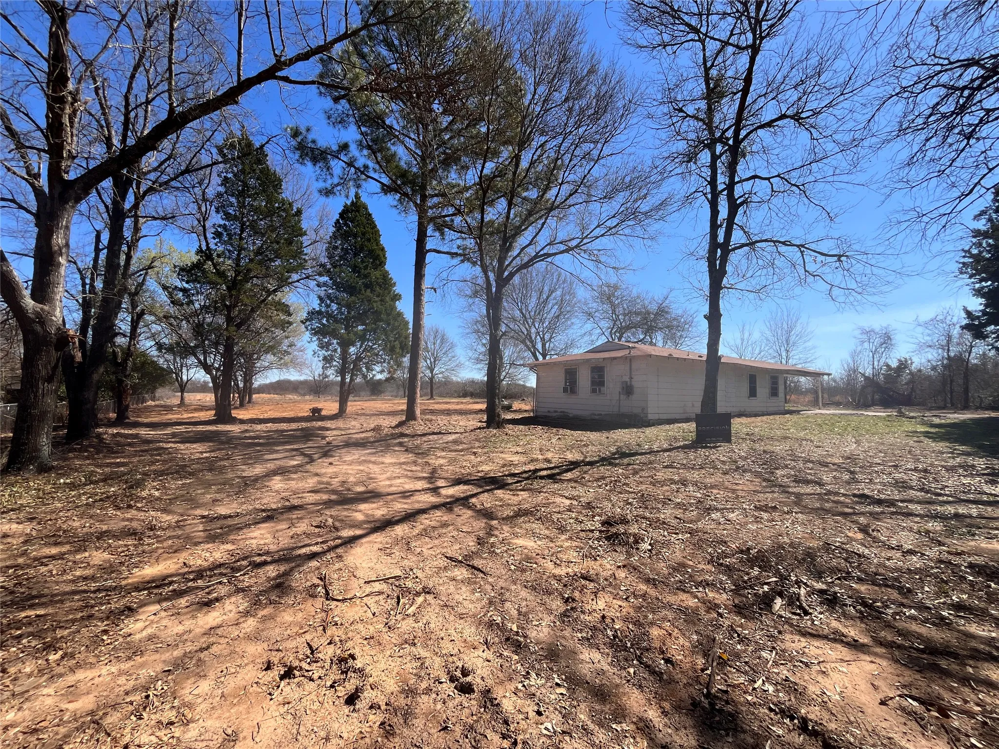Single Family Residence For Sale in Henderson County , 454 Luther Lane, Gun Barrel City, Texas 75156, 3 Bedroom, 1 Bathroom, Garage spaces, 1,312 Sqft, built in 1978, mls#21369092, Real Estate Agent in Gun Barrel City, Homes For Sale in Henderson county, Homes For Sale in Gun Barrel City, Realtor in Gun Barrel City Texas, Real Estate Brokerage Independent Realty Texas, Luminita Cordes Realtor