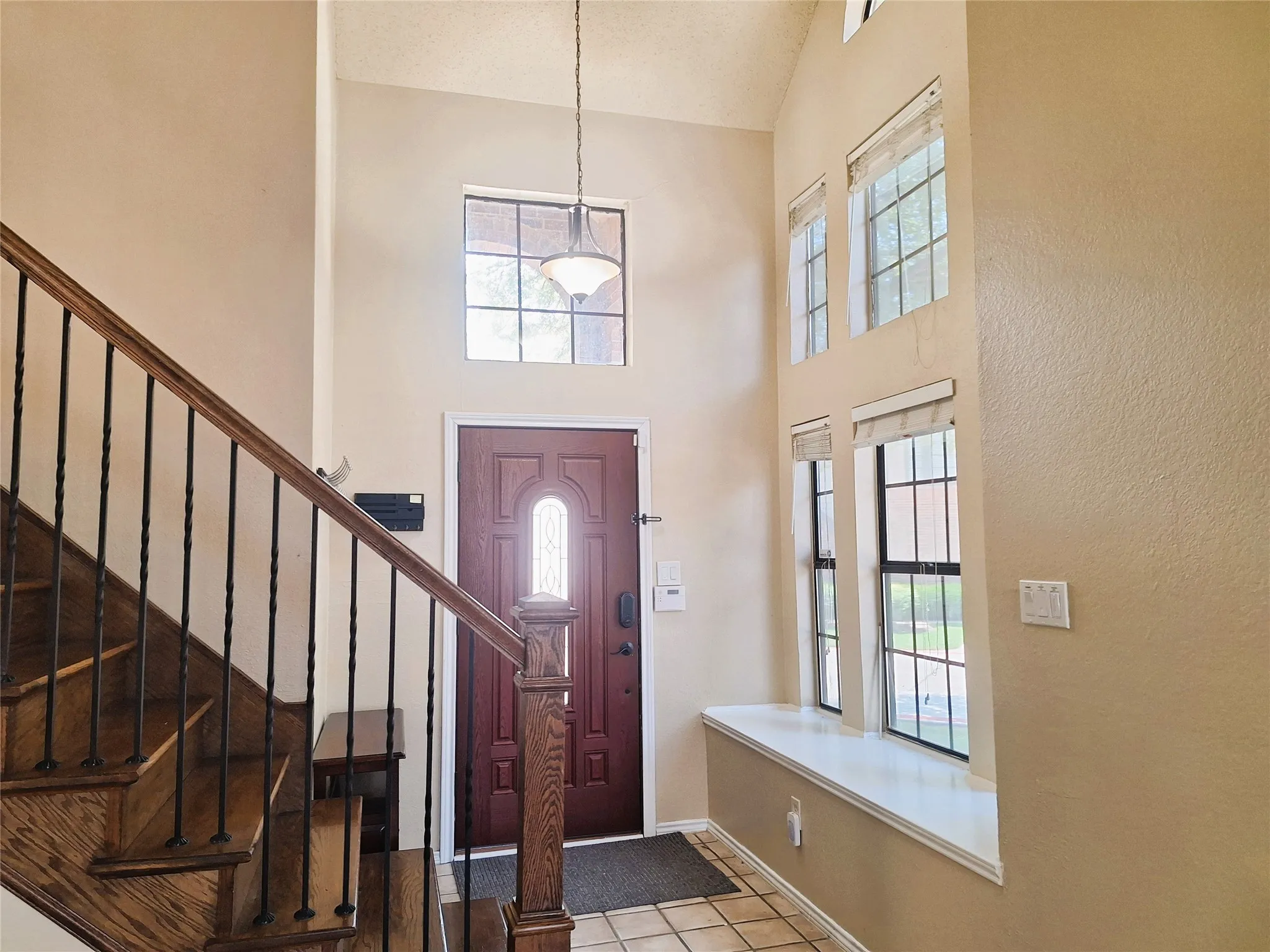 Condominium For Rent in Dallas County , 408 Santa Fe Trail 61, Irving, Texas 75063, 2 Bedroom, 3 Bathroom, 1 Garage spaces, 1,153 Sqft, built in 1986, mls#21368573, Real Estate Agent in Irving, Homes For Rent in Dallas county, Homes For Rent in Irving, Realtor in Irving Texas, Real Estate Brokerage Independent Realty Texas, Luminita Cordes Realtor
