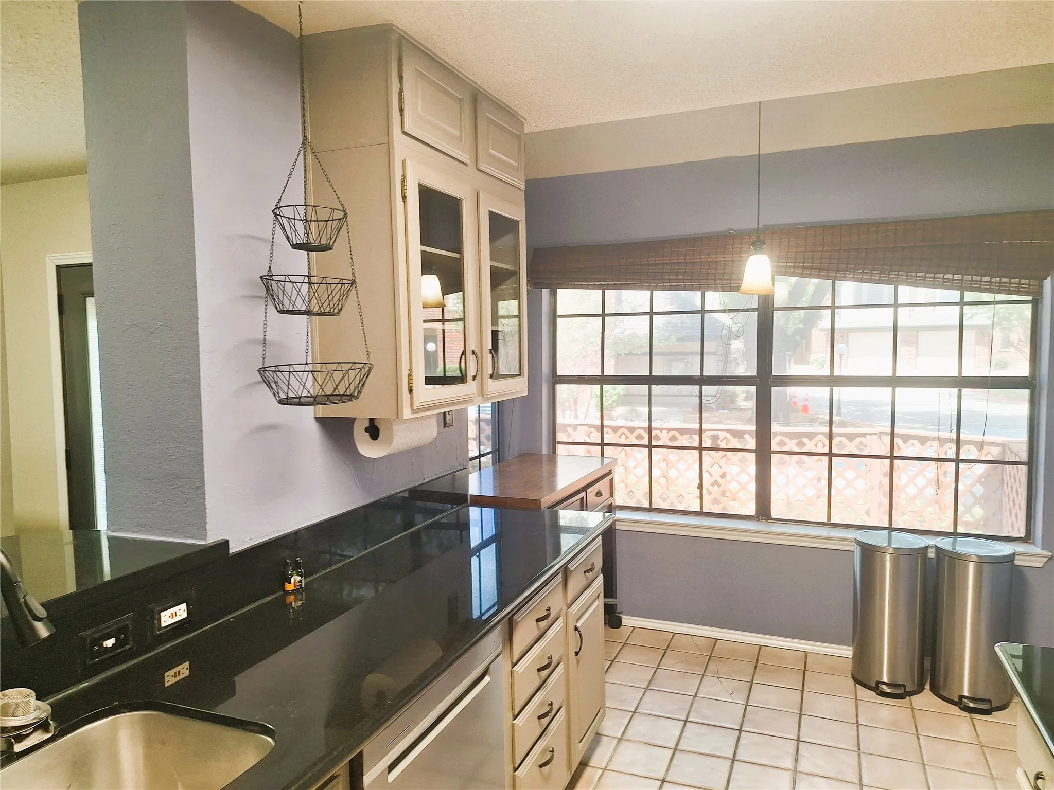 Condominium For Rent in Dallas County , 408 Santa Fe Trail 61, Irving, Texas 75063, 2 Bedroom, 3 Bathroom, 1 Garage spaces, 1,153 Sqft, built in 1986, mls#21368573, Real Estate Agent in Irving, Homes For Rent in Dallas county, Homes For Rent in Irving, Realtor in Irving Texas, Real Estate Brokerage Independent Realty Texas, Luminita Cordes Realtor