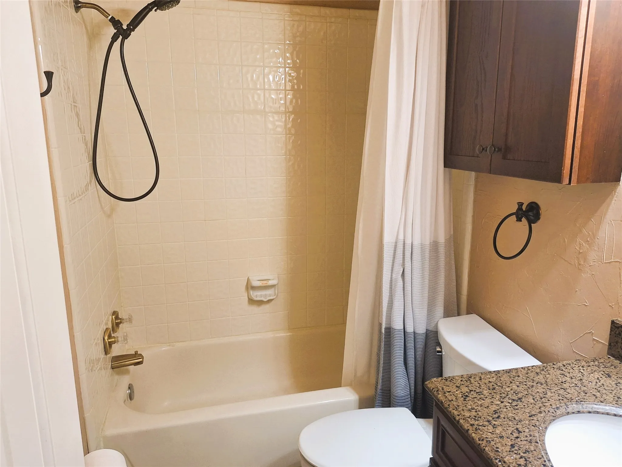 Condominium For Rent in Dallas County , 408 Santa Fe Trail 61, Irving, Texas 75063, 2 Bedroom, 3 Bathroom, 1 Garage spaces, 1,153 Sqft, built in 1986, mls#21368573, Real Estate Agent in Irving, Homes For Rent in Dallas county, Homes For Rent in Irving, Realtor in Irving Texas, Real Estate Brokerage Independent Realty Texas, Luminita Cordes Realtor