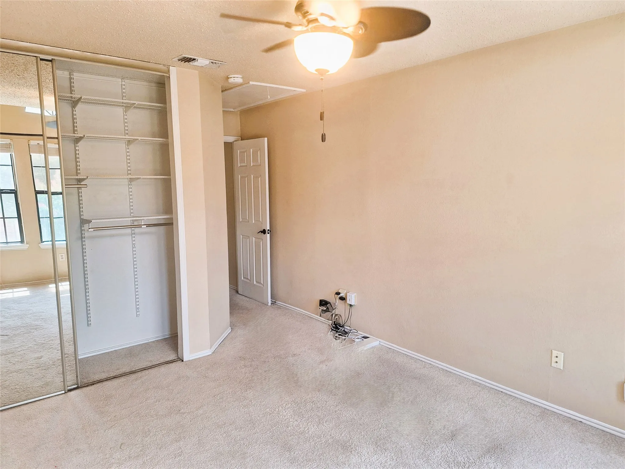 Condominium For Rent in Dallas County , 408 Santa Fe Trail 61, Irving, Texas 75063, 2 Bedroom, 3 Bathroom, 1 Garage spaces, 1,153 Sqft, built in 1986, mls#21368573, Real Estate Agent in Irving, Homes For Rent in Dallas county, Homes For Rent in Irving, Realtor in Irving Texas, Real Estate Brokerage Independent Realty Texas, Luminita Cordes Realtor