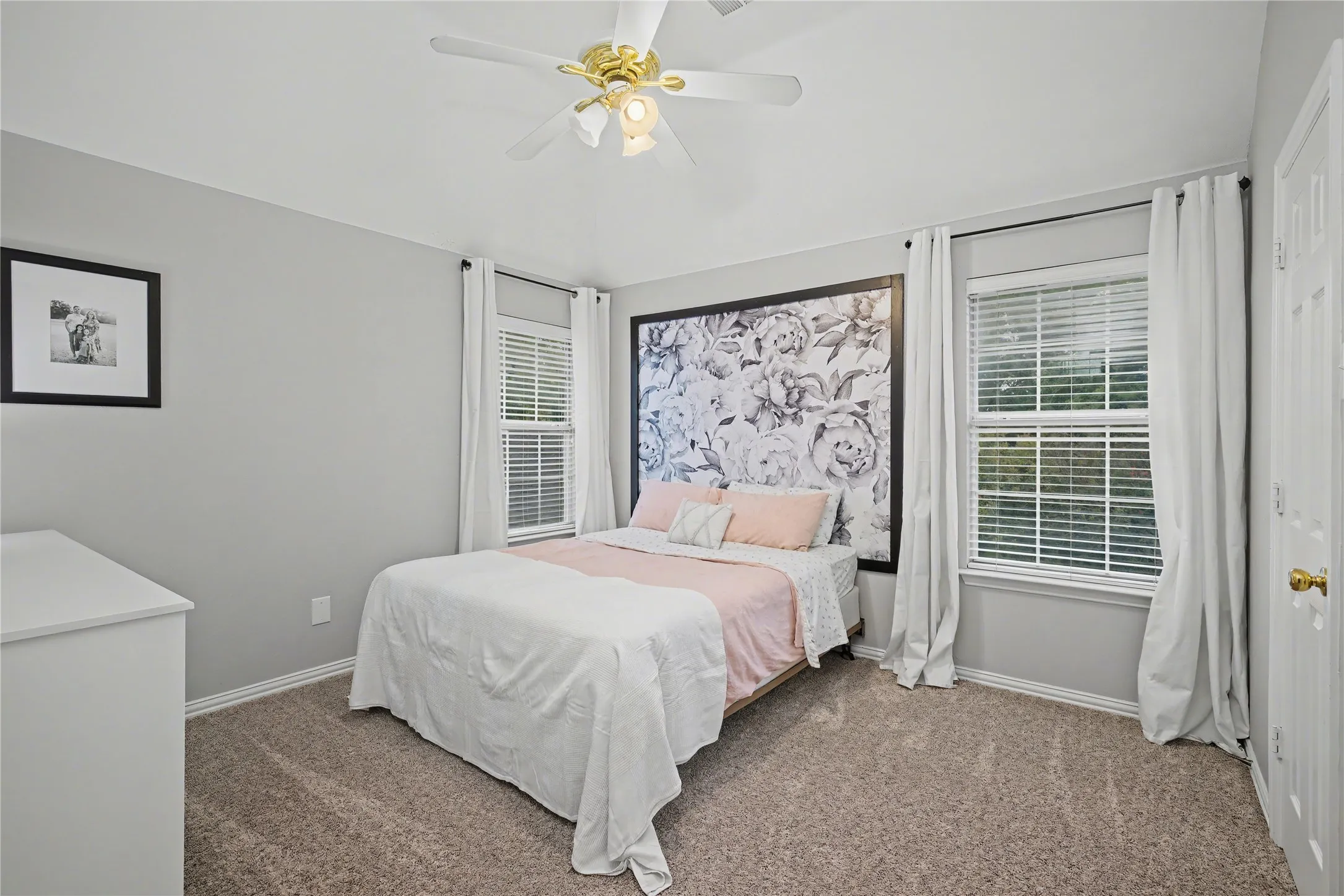 Single Family Residence For Sale in Tarrant County , 1818 Falcon Drive, Keller, Texas 76248, 4 Bedroom, 4 Bathroom, 3 Garage spaces, 2,951 Sqft, built in 1999, mls#21368994, Real Estate Agent in Keller, Homes For Sale in Tarrant county, Homes For Sale in Keller, Realtor in Keller Texas, Real Estate Brokerage Independent Realty Texas, Luminita Cordes Realtor