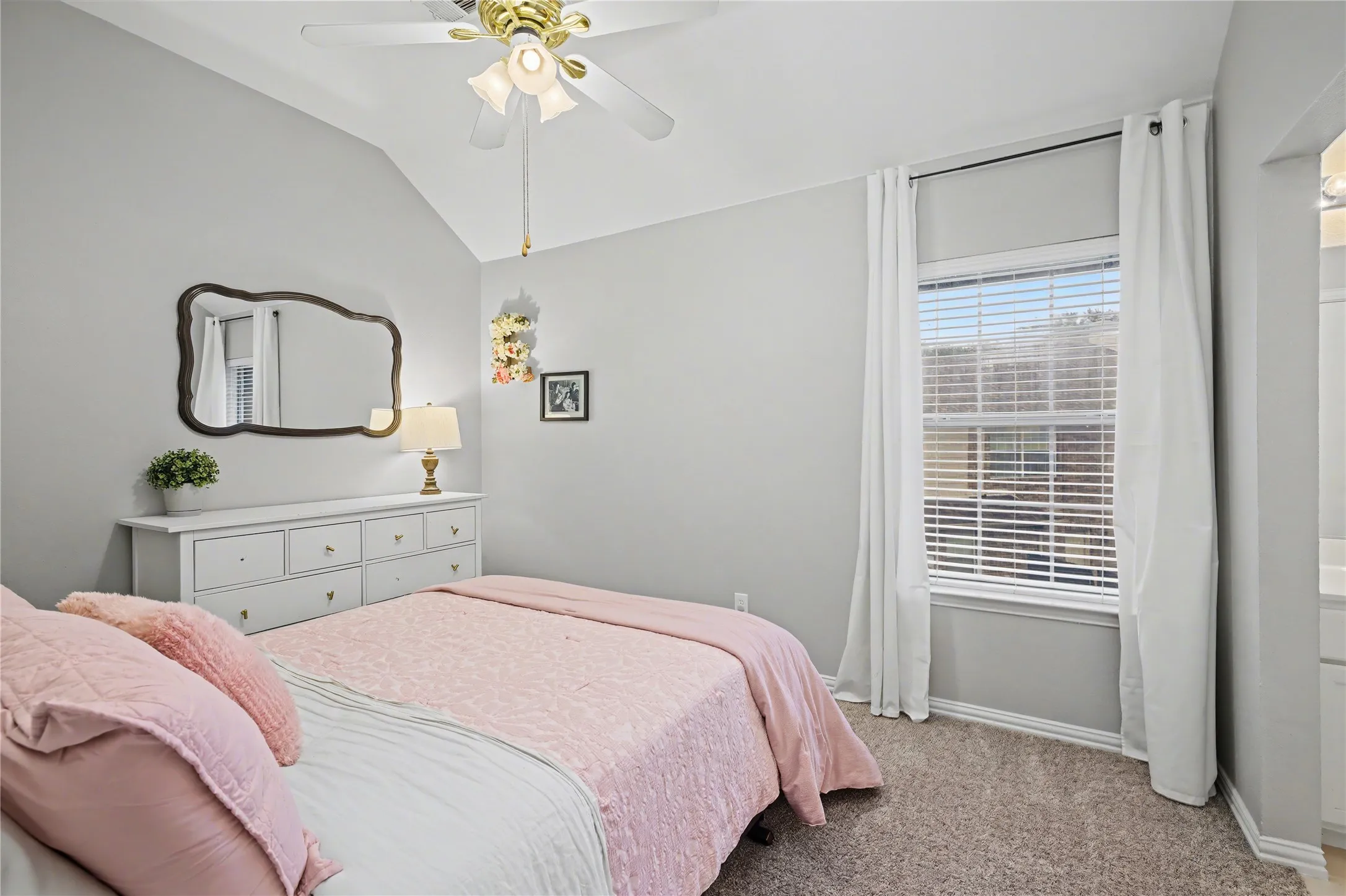 Single Family Residence For Sale in Tarrant County , 1818 Falcon Drive, Keller, Texas 76248, 4 Bedroom, 4 Bathroom, 3 Garage spaces, 2,951 Sqft, built in 1999, mls#21368994, Real Estate Agent in Keller, Homes For Sale in Tarrant county, Homes For Sale in Keller, Realtor in Keller Texas, Real Estate Brokerage Independent Realty Texas, Luminita Cordes Realtor