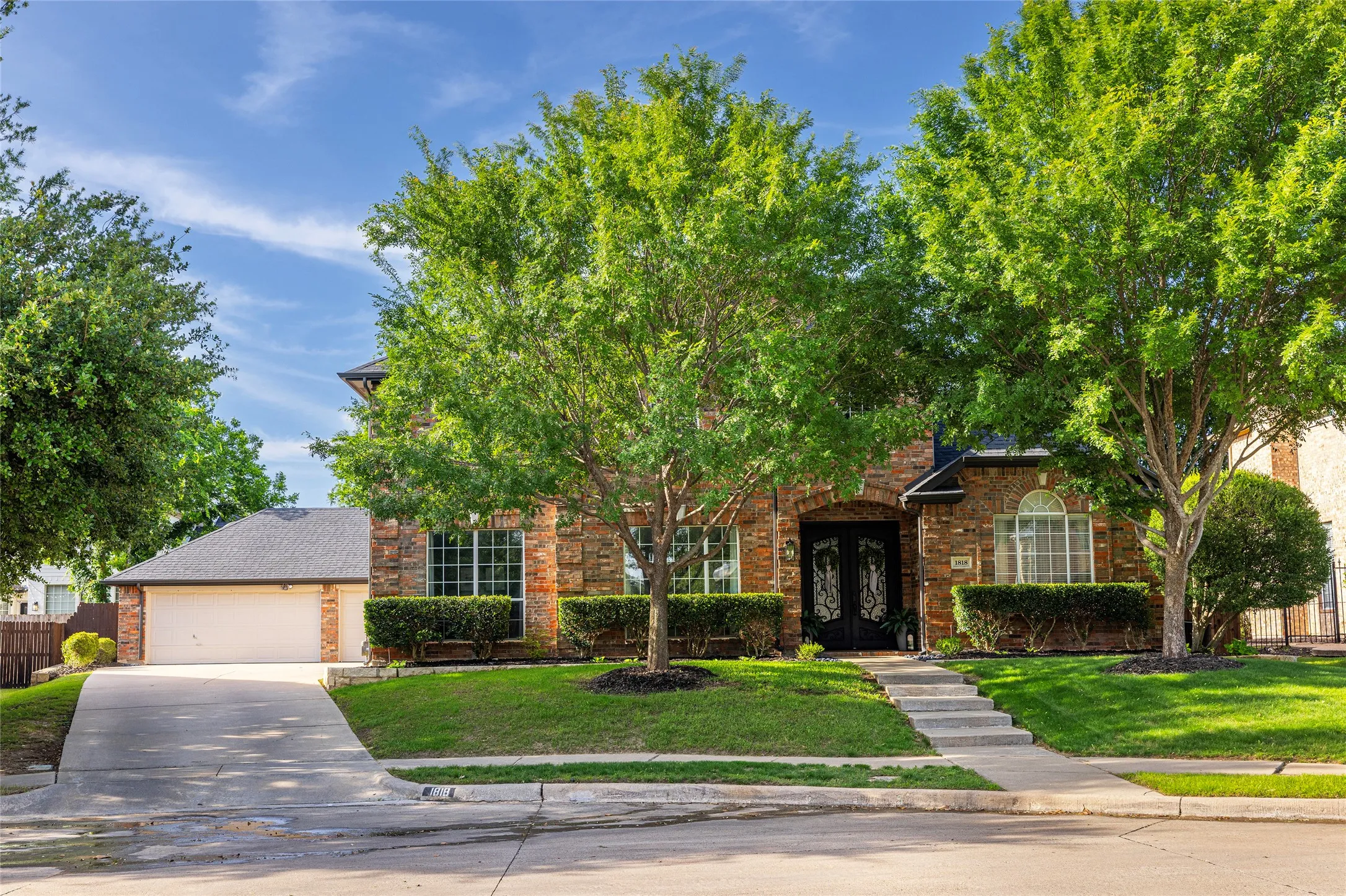 Single Family Residence For Sale in Tarrant County , 1818 Falcon Drive, Keller, Texas 76248, 4 Bedroom, 4 Bathroom, 3 Garage spaces, 2,951 Sqft, built in 1999, mls#21368994, Real Estate Agent in Keller, Homes For Sale in Tarrant county, Homes For Sale in Keller, Realtor in Keller Texas, Real Estate Brokerage Independent Realty Texas, Luminita Cordes Realtor