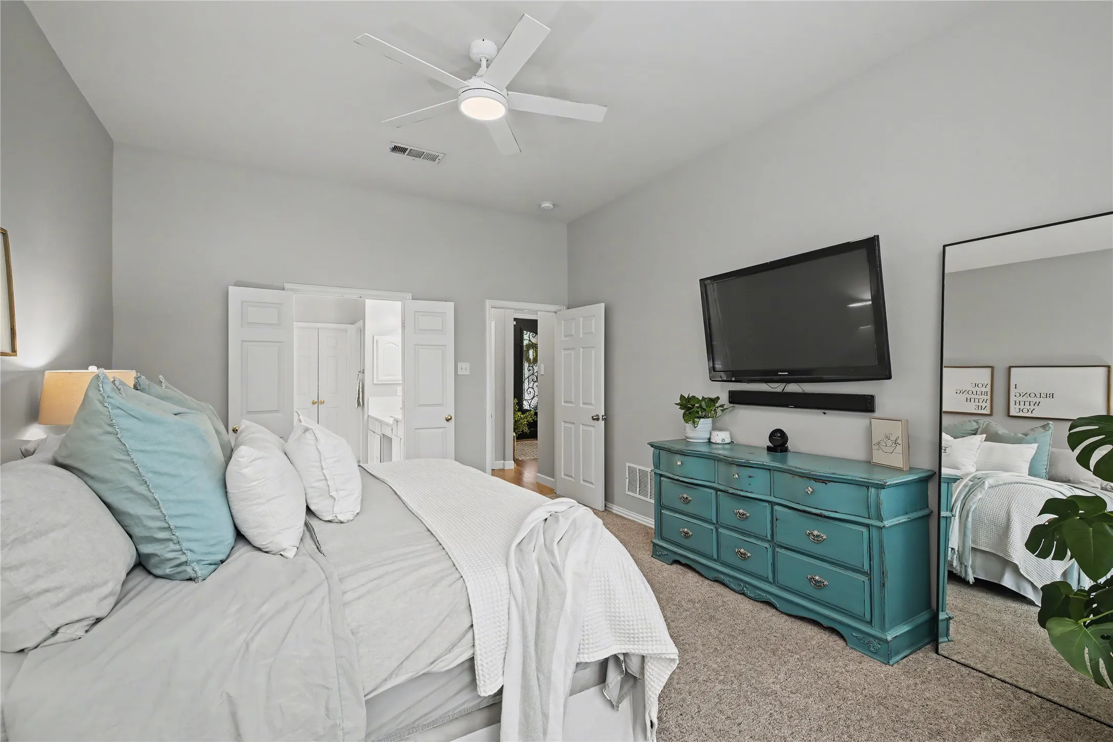 Single Family Residence For Sale in Tarrant County , 1818 Falcon Drive, Keller, Texas 76248, 4 Bedroom, 4 Bathroom, 3 Garage spaces, 2,951 Sqft, built in 1999, mls#21368994, Real Estate Agent in Keller, Homes For Sale in Tarrant county, Homes For Sale in Keller, Realtor in Keller Texas, Real Estate Brokerage Independent Realty Texas, Luminita Cordes Realtor