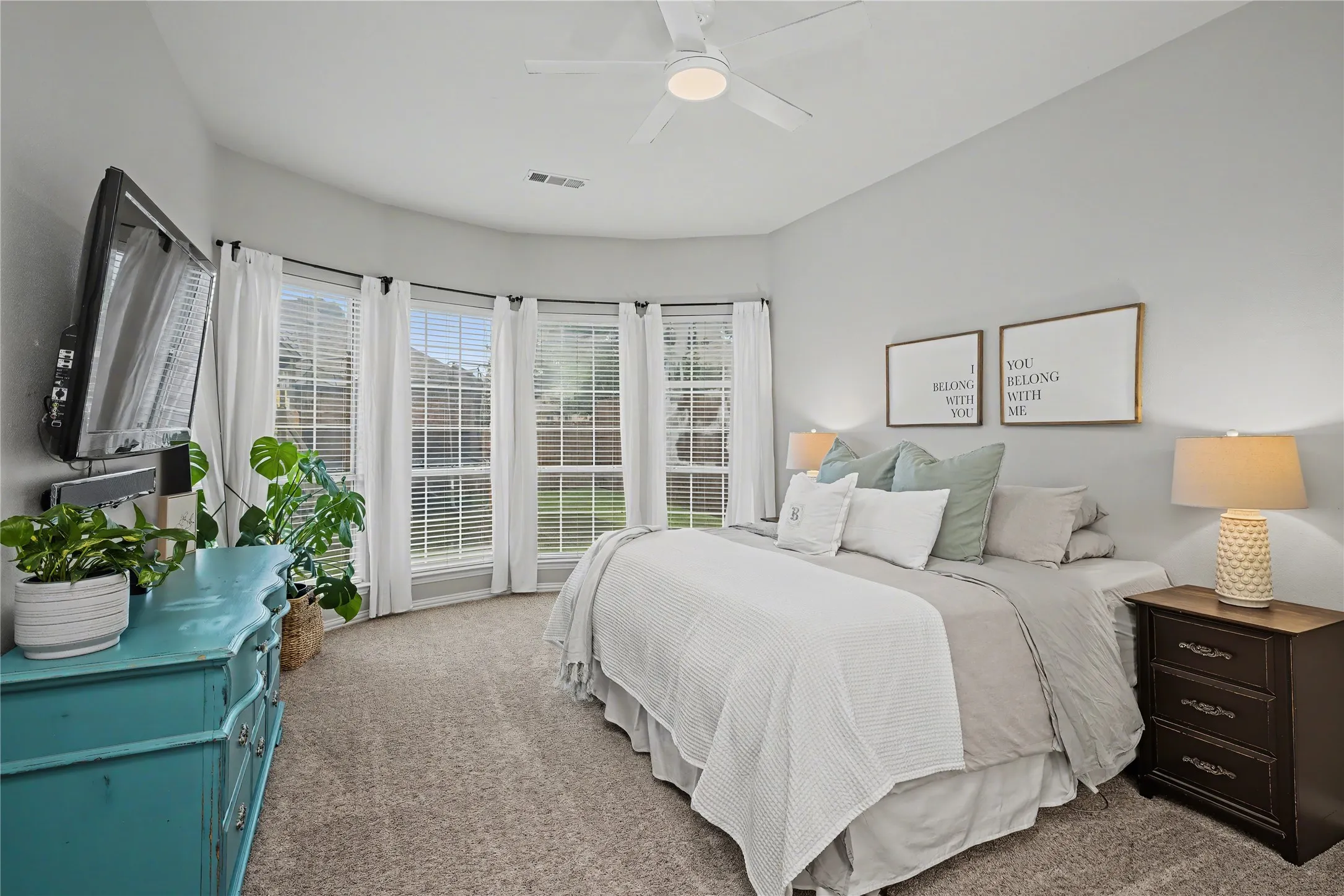 Single Family Residence For Sale in Tarrant County , 1818 Falcon Drive, Keller, Texas 76248, 4 Bedroom, 4 Bathroom, 3 Garage spaces, 2,951 Sqft, built in 1999, mls#21368994, Real Estate Agent in Keller, Homes For Sale in Tarrant county, Homes For Sale in Keller, Realtor in Keller Texas, Real Estate Brokerage Independent Realty Texas, Luminita Cordes Realtor