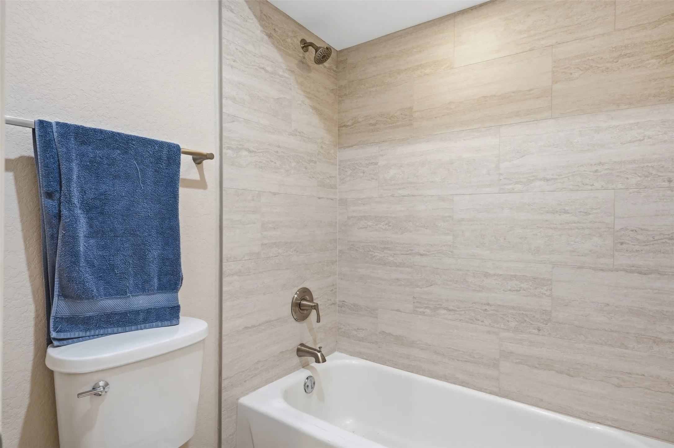 Single Family Residence For Sale in Dallas County , 2209 Salerno Drive, Mesquite, Texas 75150, 3 Bedroom, 2 Bathroom, 2 Garage spaces, 1,512 Sqft, built in 1982, mls#21369105, Real Estate Agent in Mesquite, Homes For Sale in Dallas county, Homes For Sale in Mesquite, Realtor in Mesquite Texas, Real Estate Brokerage Independent Realty Texas, Luminita Cordes Realtor