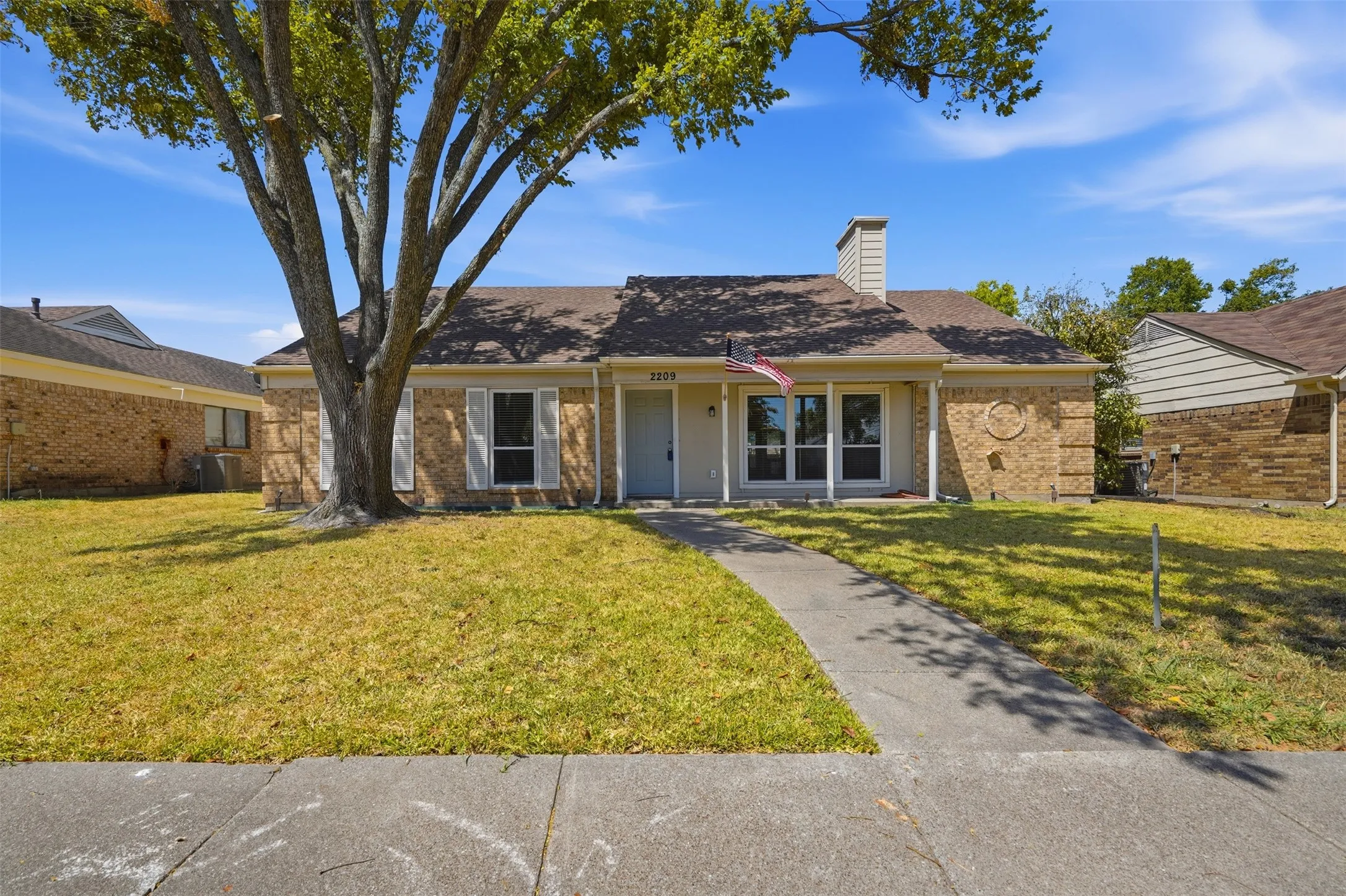 Single Family Residence For Sale in Dallas County , 2209 Salerno Drive, Mesquite, Texas 75150, 3 Bedroom, 2 Bathroom, 2 Garage spaces, 1,512 Sqft, built in 1982, mls#21369105, Real Estate Agent in Mesquite, Homes For Sale in Dallas county, Homes For Sale in Mesquite, Realtor in Mesquite Texas, Real Estate Brokerage Independent Realty Texas, Luminita Cordes Realtor