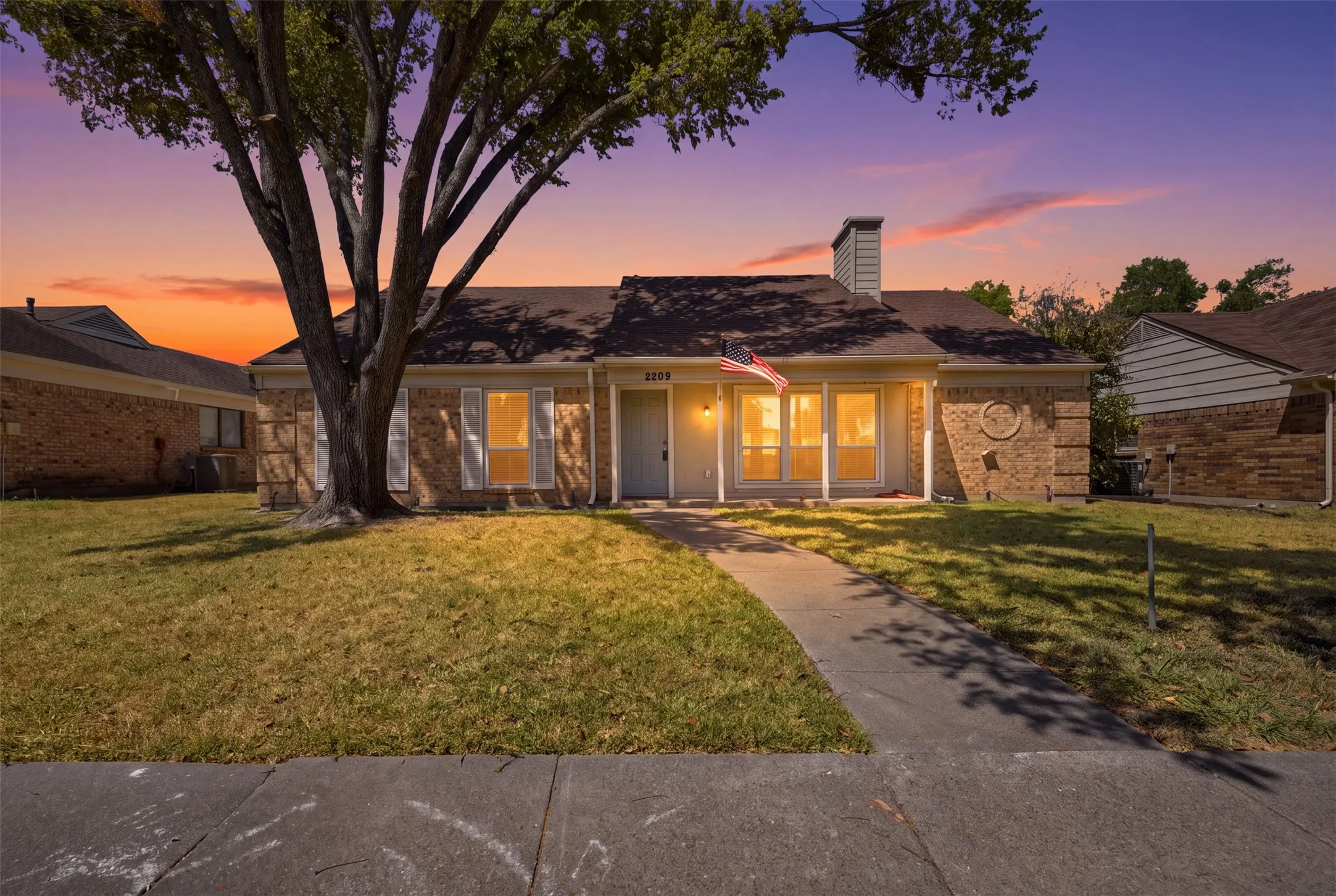 Single Family Residence For Sale in Dallas County , 2209 Salerno Drive, Mesquite, Texas 75150, 3 Bedroom, 2 Bathroom, 2 Garage spaces, 1,512 Sqft, built in 1982, mls#21369105, Real Estate Agent in Mesquite, Homes For Sale in Dallas county, Homes For Sale in Mesquite, Realtor in Mesquite Texas, Real Estate Brokerage Independent Realty Texas, Luminita Cordes Realtor