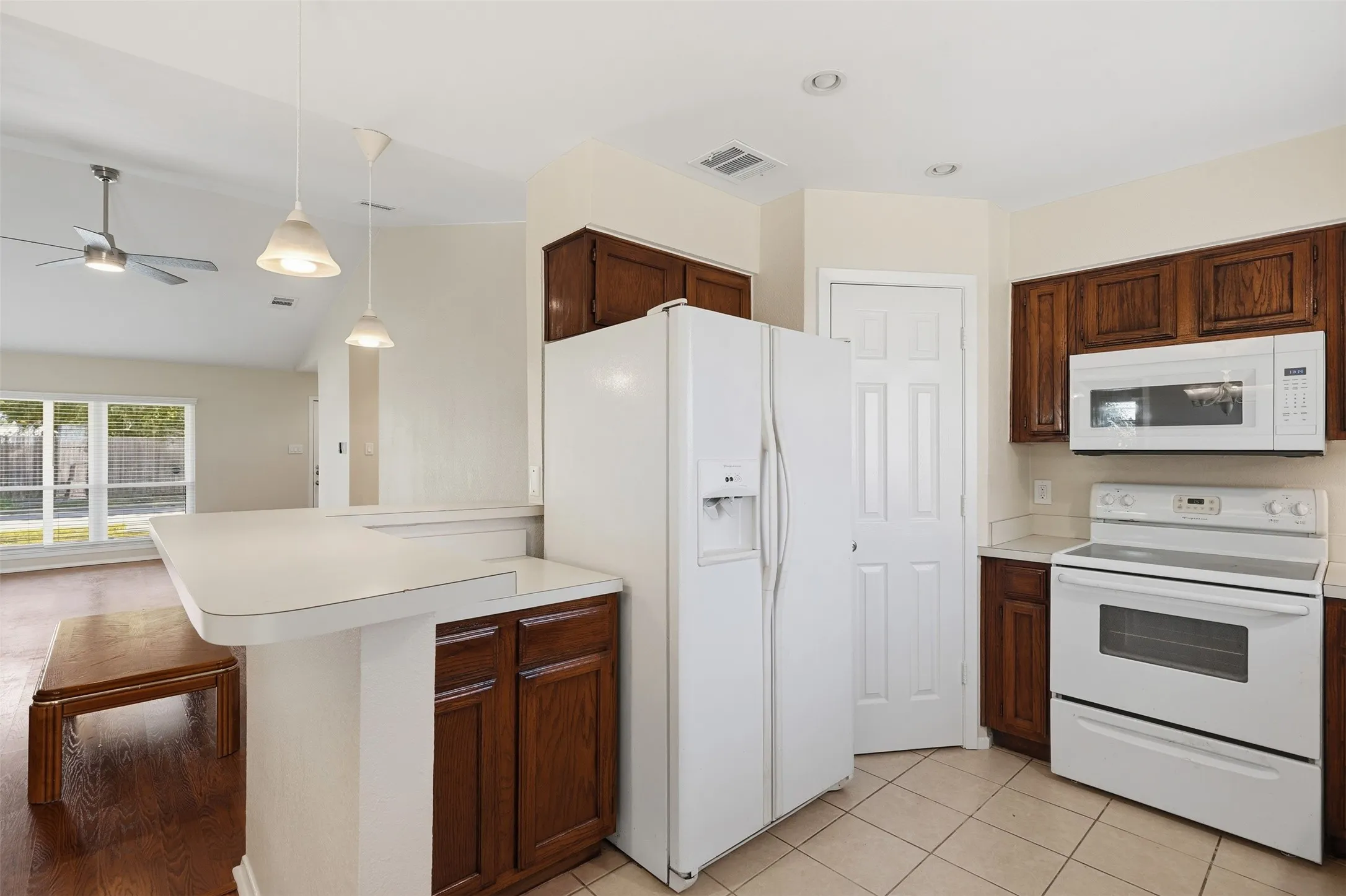Single Family Residence For Sale in Dallas County , 2209 Salerno Drive, Mesquite, Texas 75150, 3 Bedroom, 2 Bathroom, 2 Garage spaces, 1,512 Sqft, built in 1982, mls#21369105, Real Estate Agent in Mesquite, Homes For Sale in Dallas county, Homes For Sale in Mesquite, Realtor in Mesquite Texas, Real Estate Brokerage Independent Realty Texas, Luminita Cordes Realtor