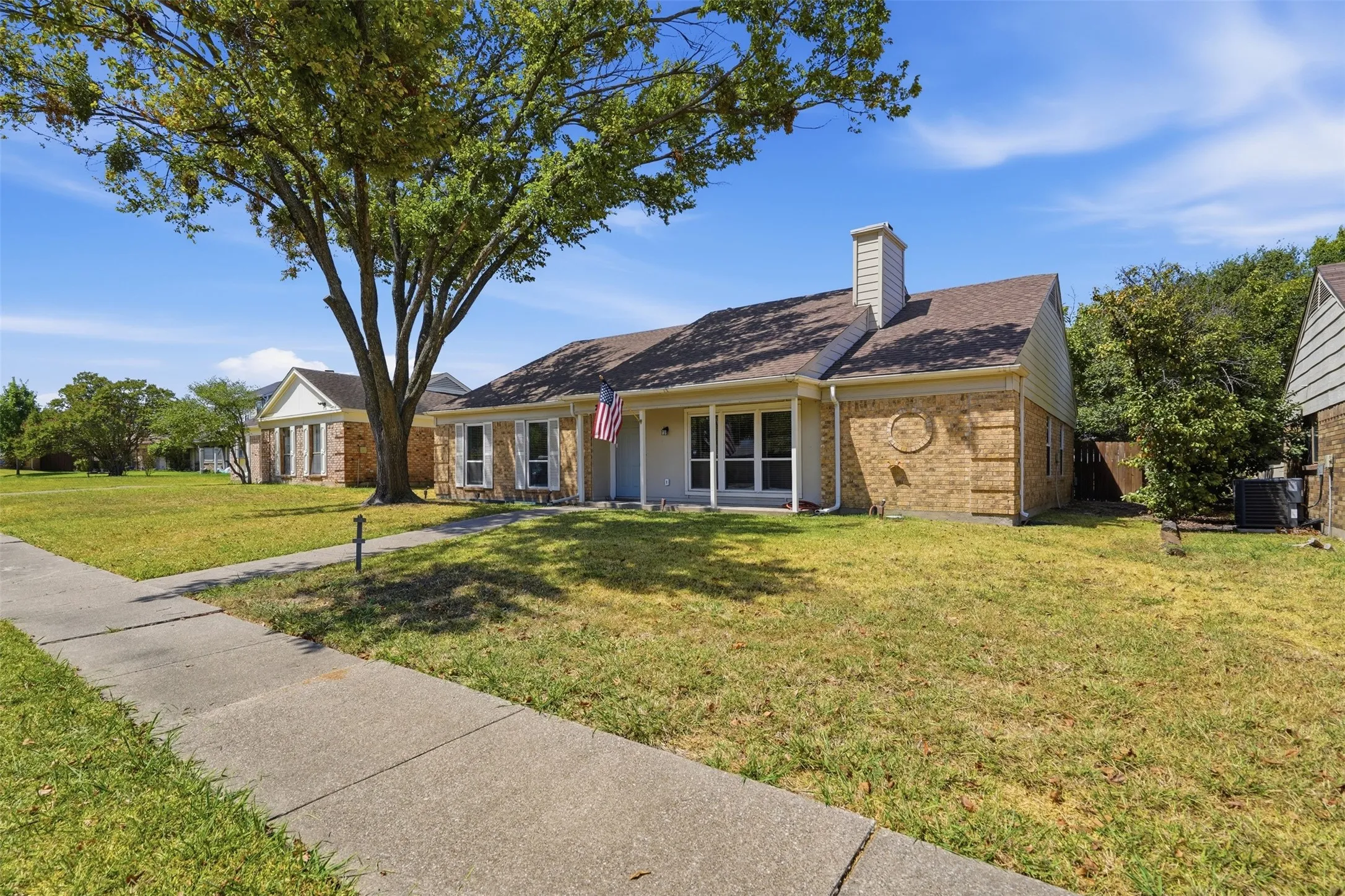 Single Family Residence For Sale in Dallas County , 2209 Salerno Drive, Mesquite, Texas 75150, 3 Bedroom, 2 Bathroom, 2 Garage spaces, 1,512 Sqft, built in 1982, mls#21369105, Real Estate Agent in Mesquite, Homes For Sale in Dallas county, Homes For Sale in Mesquite, Realtor in Mesquite Texas, Real Estate Brokerage Independent Realty Texas, Luminita Cordes Realtor