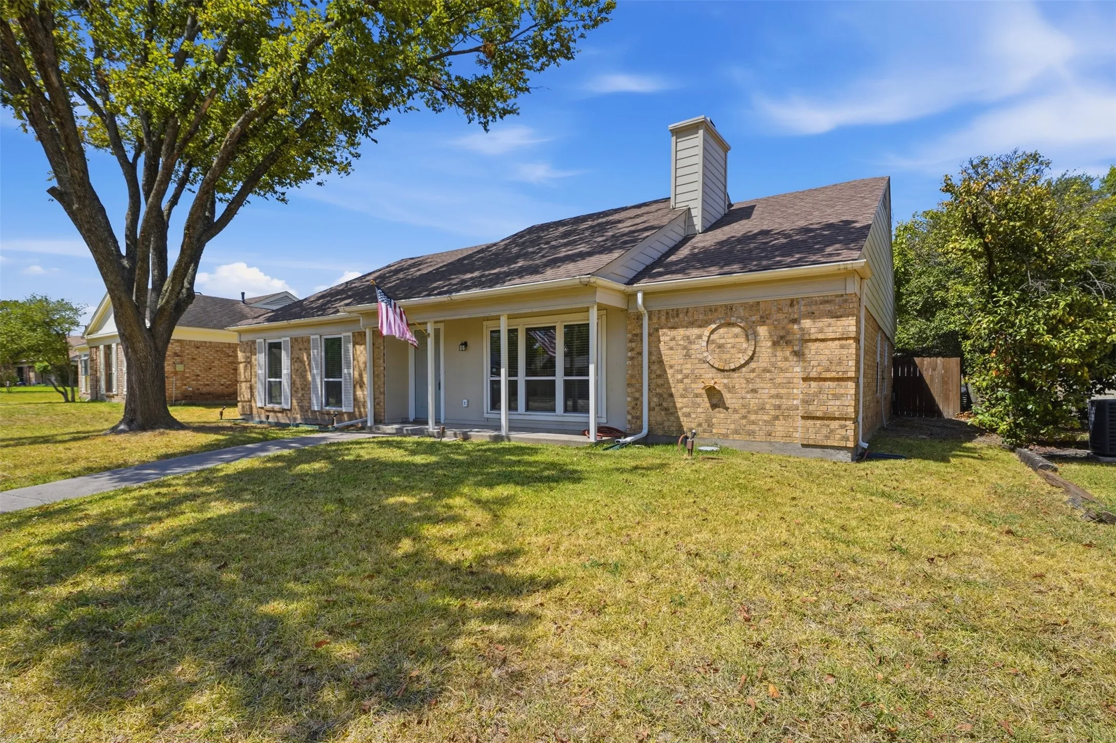 Single Family Residence For Sale in Dallas County , 2209 Salerno Drive, Mesquite, Texas 75150, 3 Bedroom, 2 Bathroom, 2 Garage spaces, 1,512 Sqft, built in 1982, mls#21369105, Real Estate Agent in Mesquite, Homes For Sale in Dallas county, Homes For Sale in Mesquite, Realtor in Mesquite Texas, Real Estate Brokerage Independent Realty Texas, Luminita Cordes Realtor