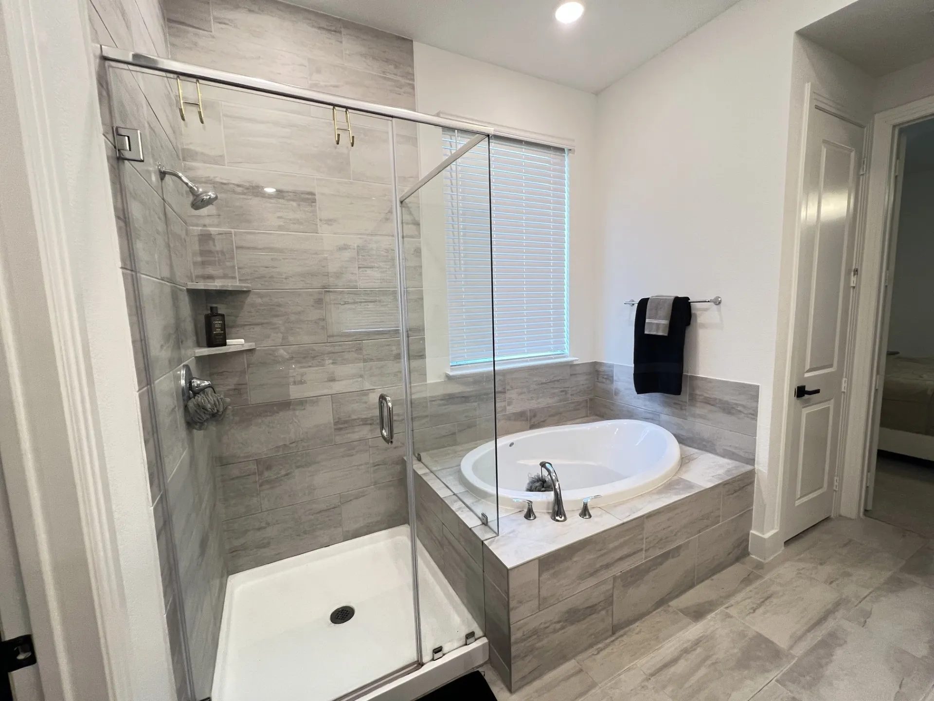 Single Family Residence For Sale in Grayson County , 4166 Carter Court, Denison, Texas 75020, 4 Bedroom, 4 Bathroom, 2 Garage spaces, 2,859 Sqft, built in 2023, mls#21369106, Real Estate Agent in Denison, Homes For Sale in Grayson county, Homes For Sale in Denison, Realtor in Denison Texas, Real Estate Brokerage Independent Realty Texas, Luminita Cordes Realtor