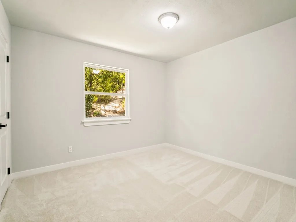 Single Family Residence For Sale in Denton County , 341 Scenic Drive, Highland Village, Texas 75077, 3 Bedroom, 3 Bathroom, Garage spaces, 2,108 Sqft, built in 1979, mls#21368554, Real Estate Agent in Highland Village, Homes For Sale in Denton county, Homes For Sale in Highland Village, Realtor in Highland Village Texas, Real Estate Brokerage Independent Realty Texas, Luminita Cordes Realtor