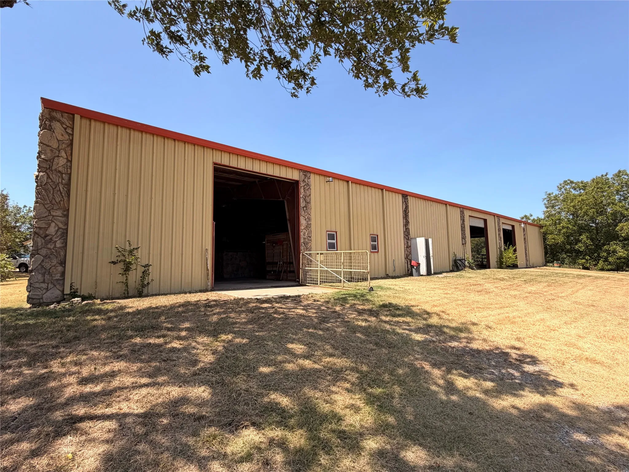Ranch For Sale in Hunt County , 9097 County Road 2472, Royse City, Texas 75189, 0, 0, Garage spaces, 0 Sqft, built in 0, mls#21369107, Real Estate Agent in Royse City, Homes For Sale in Hunt county, Homes For Sale in Royse City, Realtor in Royse City Texas, Real Estate Brokerage Independent Realty Texas, Luminita Cordes Realtor