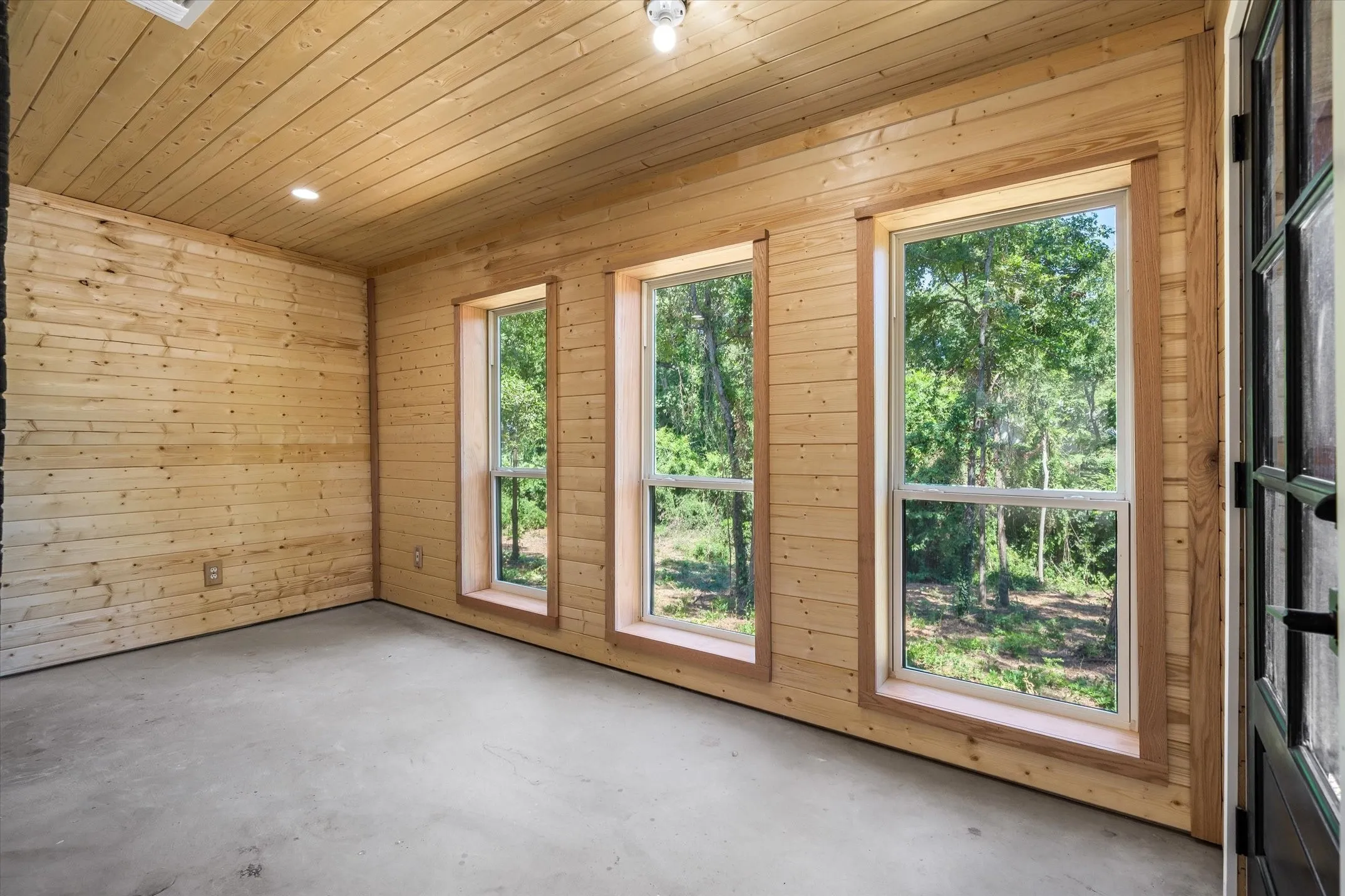 Single Family Residence For Sale in Smith County , 1428 Lakeshore Drive, Hideaway, Texas 75771, 4 Bedroom, 4 Bathroom, 3 Garage spaces, 3,120 Sqft, built in 1976, mls#21350380, Real Estate Agent in Hideaway, Homes For Sale in Smith county, Homes For Sale in Hideaway, Realtor in Hideaway Texas, Real Estate Brokerage Independent Realty Texas, Luminita Cordes Realtor
