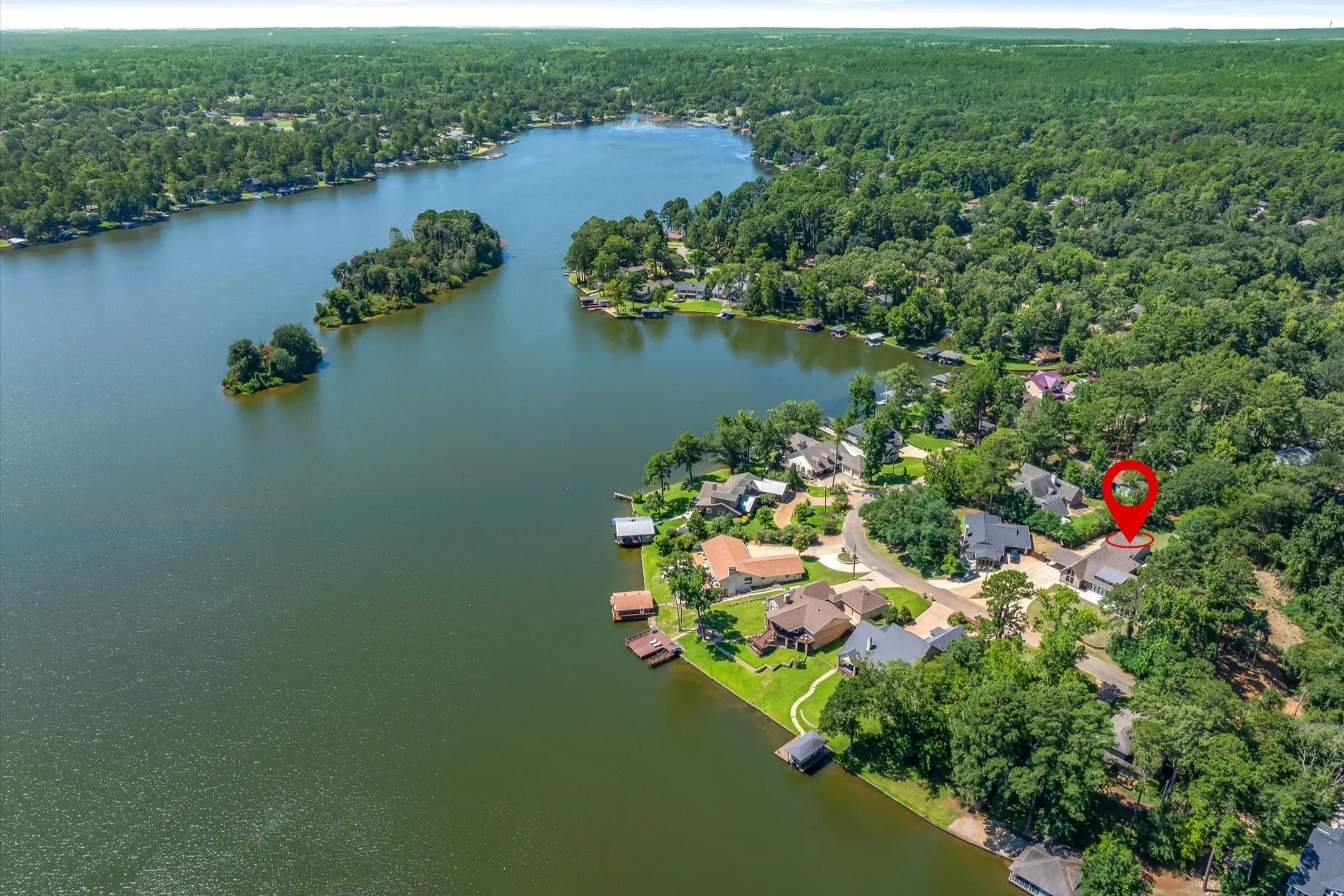 Single Family Residence For Sale in Smith County , 1428 Lakeshore Drive, Hideaway, Texas 75771, 4 Bedroom, 4 Bathroom, 3 Garage spaces, 3,120 Sqft, built in 1976, mls#21350380, Real Estate Agent in Hideaway, Homes For Sale in Smith county, Homes For Sale in Hideaway, Realtor in Hideaway Texas, Real Estate Brokerage Independent Realty Texas, Luminita Cordes Realtor