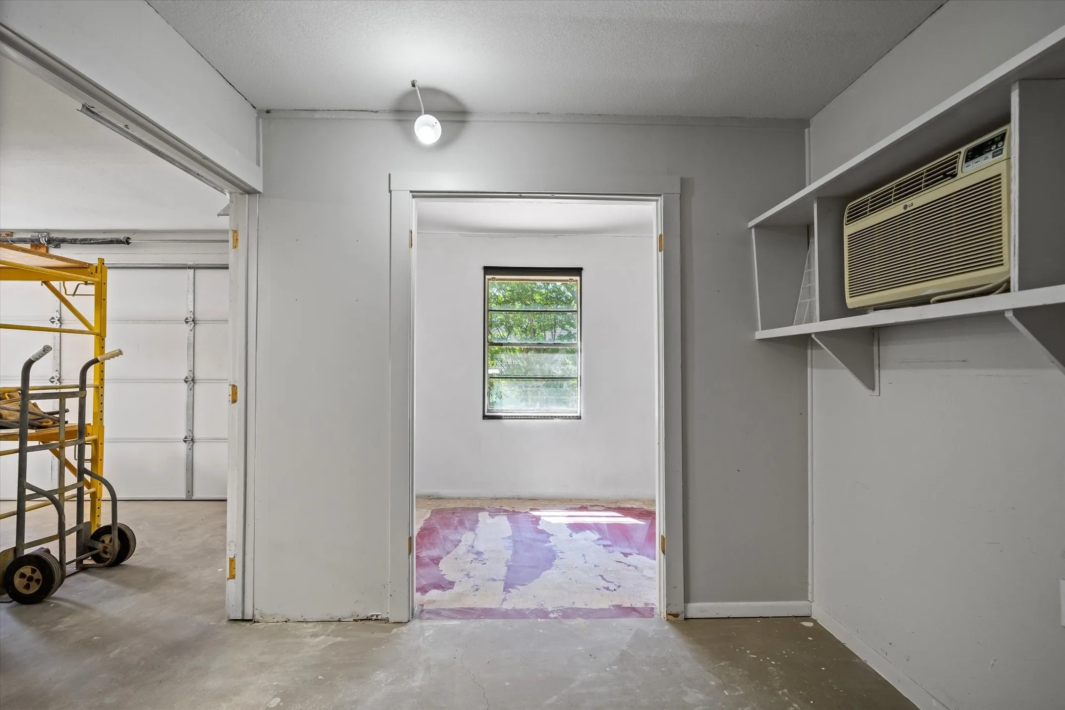 Single Family Residence For Sale in Smith County , 1428 Lakeshore Drive, Hideaway, Texas 75771, 4 Bedroom, 4 Bathroom, 3 Garage spaces, 3,120 Sqft, built in 1976, mls#21350380, Real Estate Agent in Hideaway, Homes For Sale in Smith county, Homes For Sale in Hideaway, Realtor in Hideaway Texas, Real Estate Brokerage Independent Realty Texas, Luminita Cordes Realtor