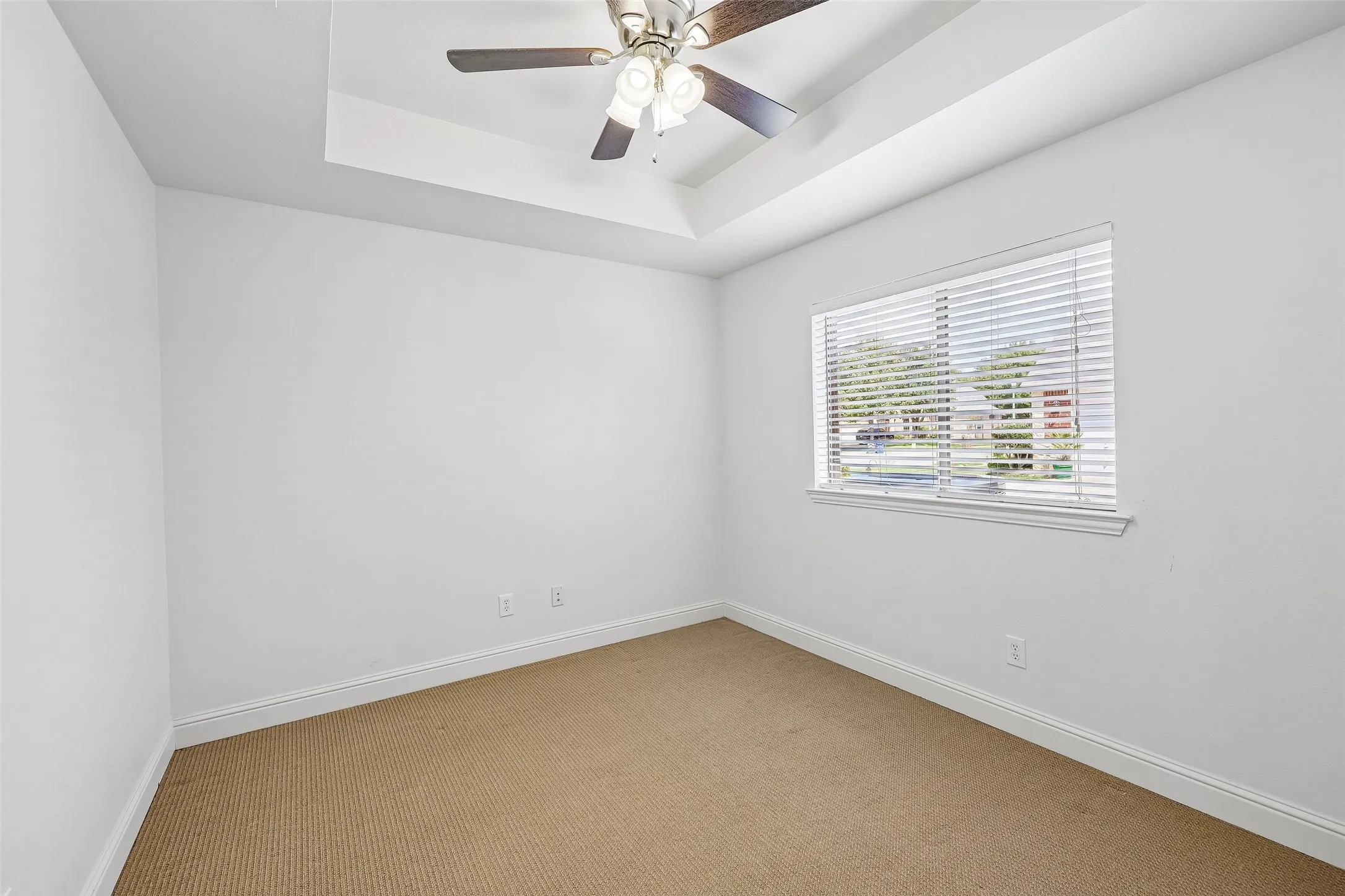 Single Family Residence For Sale in Tarrant County , 224 Foxford Drive, Keller, Texas 76248, 4 Bedroom, 3 Bathroom, 2 Garage spaces, 3,109 Sqft, built in 2006, mls#21369126, Real Estate Agent in Keller, Homes For Sale in Tarrant county, Homes For Sale in Keller, Realtor in Keller Texas, Real Estate Brokerage Independent Realty Texas, Luminita Cordes Realtor