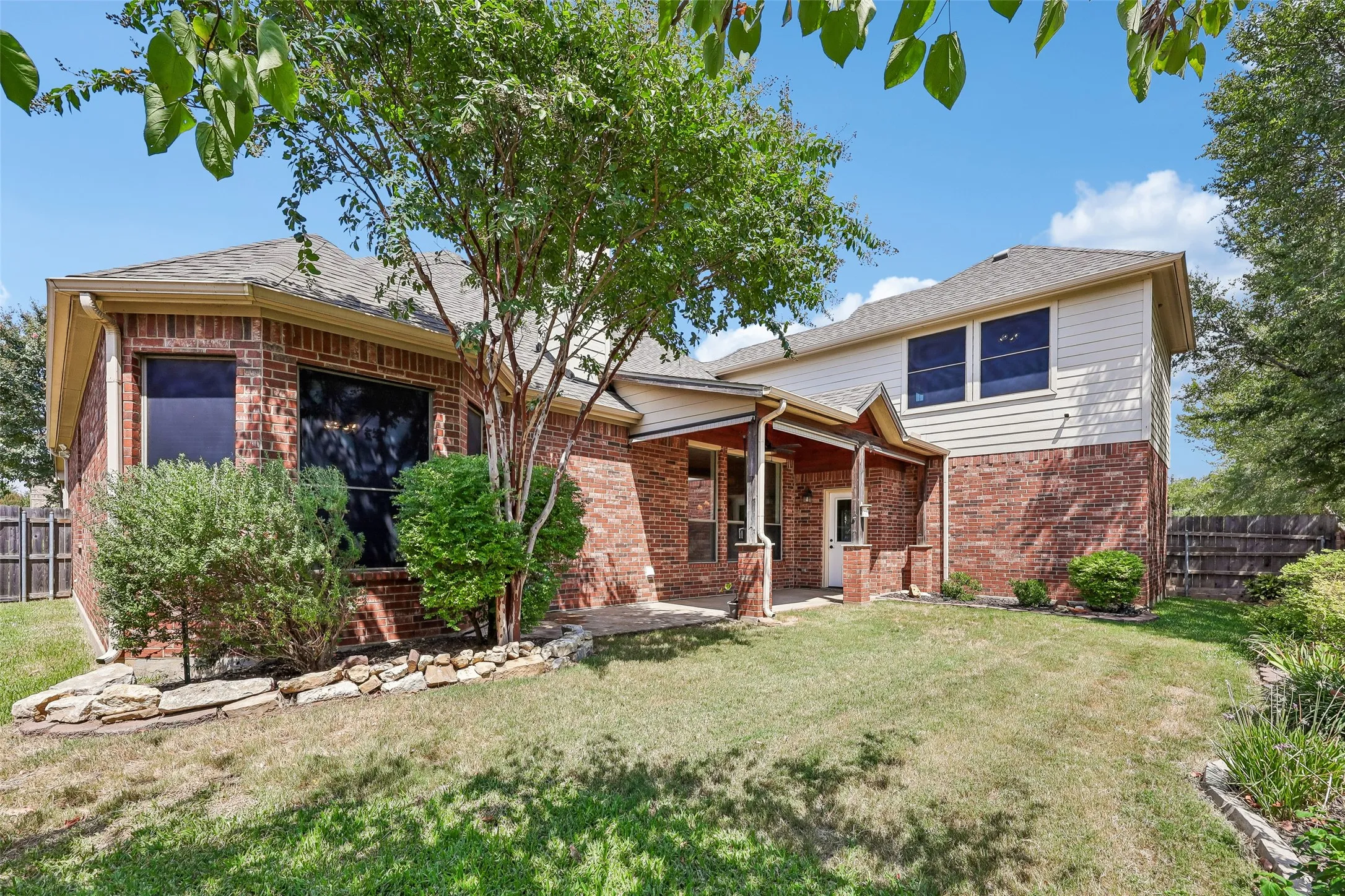 Single Family Residence For Sale in Tarrant County , 224 Foxford Drive, Keller, Texas 76248, 4 Bedroom, 3 Bathroom, 2 Garage spaces, 3,109 Sqft, built in 2006, mls#21369126, Real Estate Agent in Keller, Homes For Sale in Tarrant county, Homes For Sale in Keller, Realtor in Keller Texas, Real Estate Brokerage Independent Realty Texas, Luminita Cordes Realtor