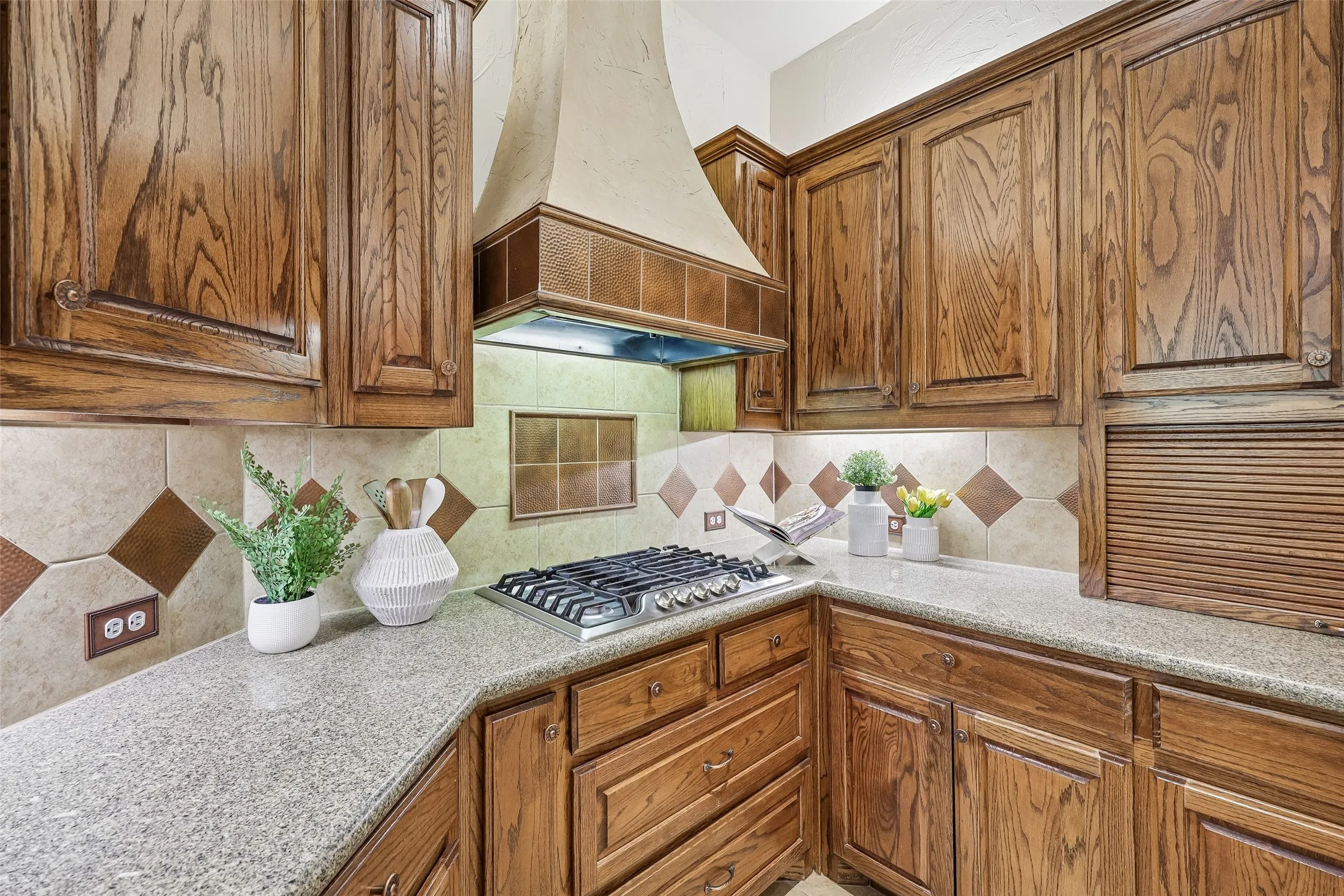 Single Family Residence For Sale in Tarrant County , 224 Foxford Drive, Keller, Texas 76248, 4 Bedroom, 3 Bathroom, 2 Garage spaces, 3,109 Sqft, built in 2006, mls#21369126, Real Estate Agent in Keller, Homes For Sale in Tarrant county, Homes For Sale in Keller, Realtor in Keller Texas, Real Estate Brokerage Independent Realty Texas, Luminita Cordes Realtor