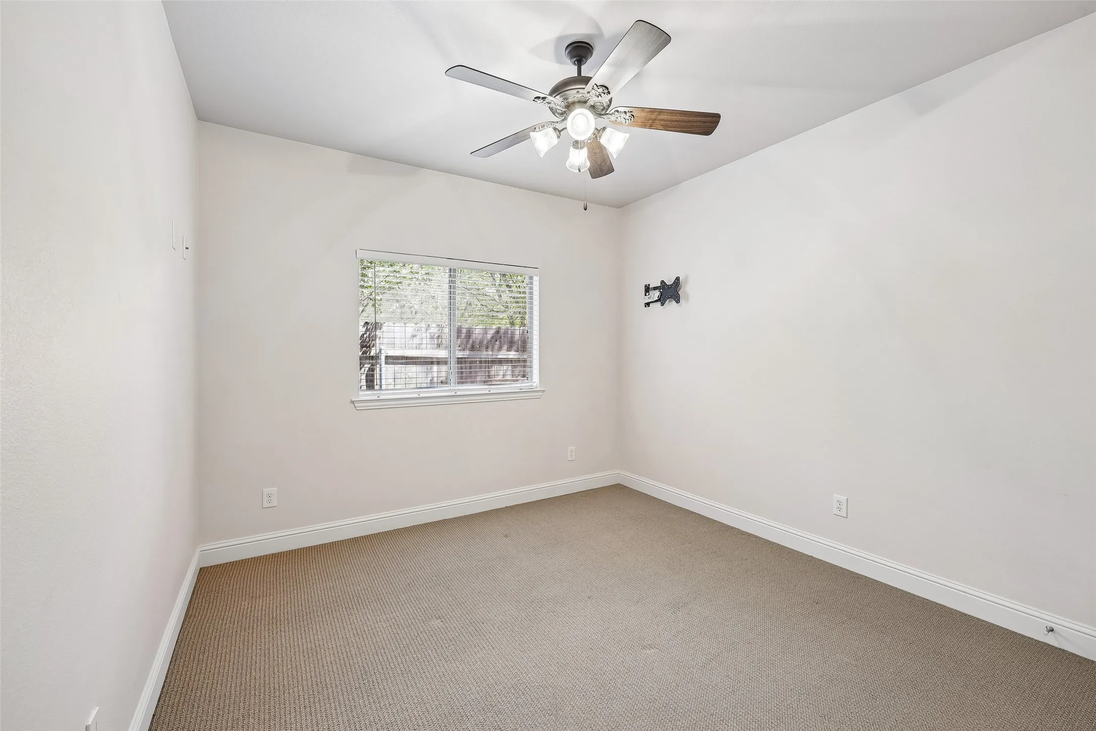 Single Family Residence For Sale in Tarrant County , 224 Foxford Drive, Keller, Texas 76248, 4 Bedroom, 3 Bathroom, 2 Garage spaces, 3,109 Sqft, built in 2006, mls#21369126, Real Estate Agent in Keller, Homes For Sale in Tarrant county, Homes For Sale in Keller, Realtor in Keller Texas, Real Estate Brokerage Independent Realty Texas, Luminita Cordes Realtor