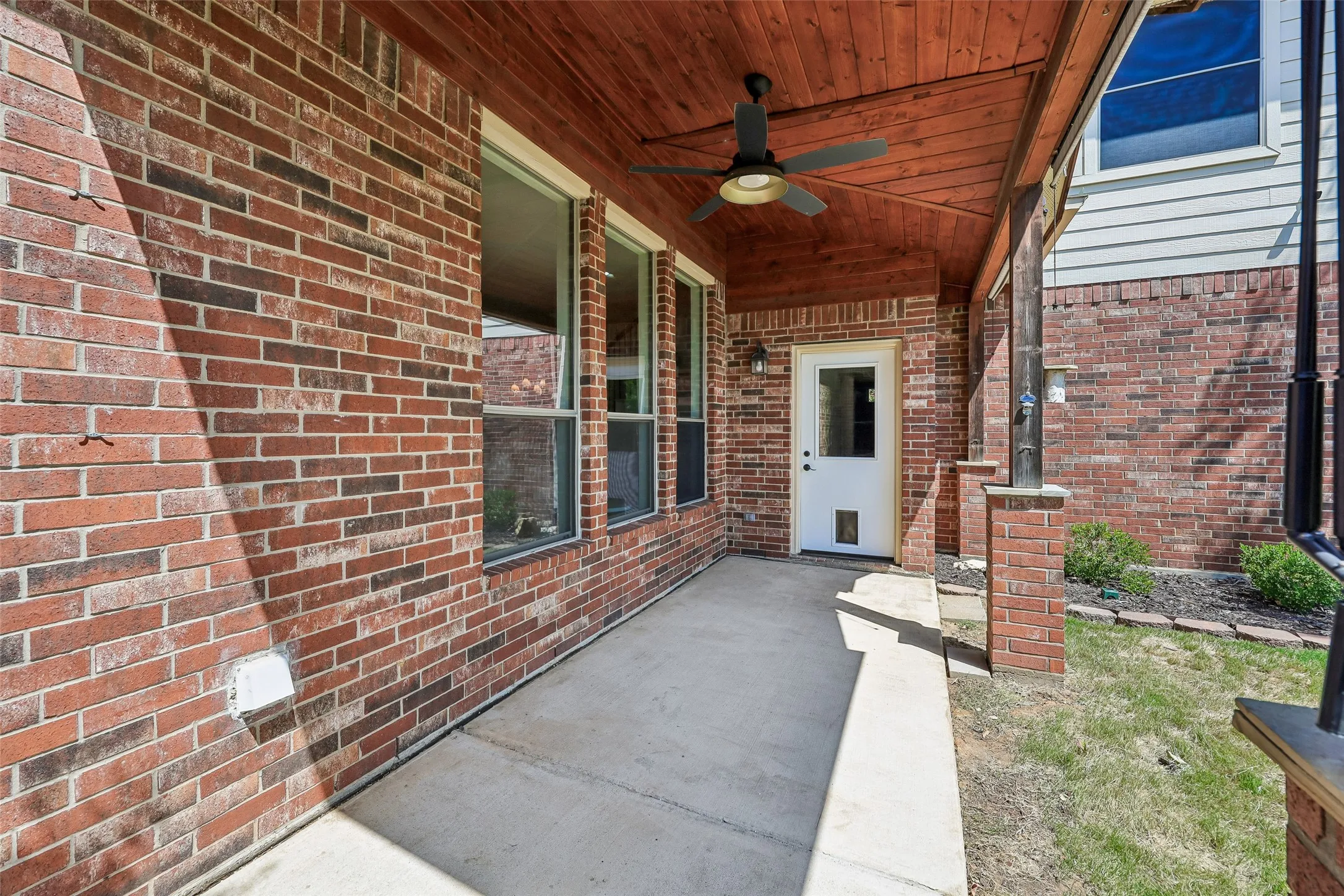 Single Family Residence For Sale in Tarrant County , 224 Foxford Drive, Keller, Texas 76248, 4 Bedroom, 3 Bathroom, 2 Garage spaces, 3,109 Sqft, built in 2006, mls#21369126, Real Estate Agent in Keller, Homes For Sale in Tarrant county, Homes For Sale in Keller, Realtor in Keller Texas, Real Estate Brokerage Independent Realty Texas, Luminita Cordes Realtor