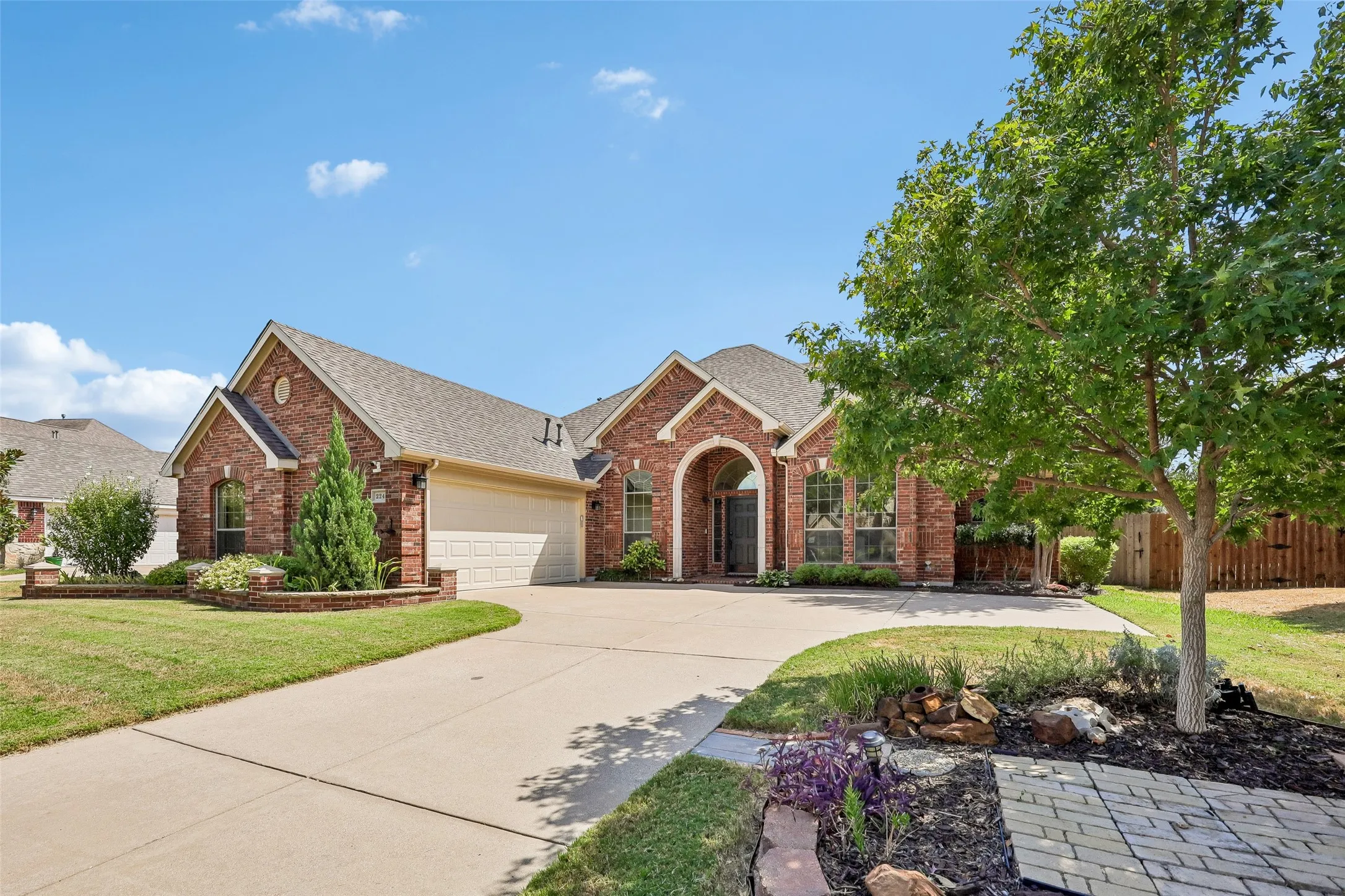 Single Family Residence For Sale in Tarrant County , 224 Foxford Drive, Keller, Texas 76248, 4 Bedroom, 3 Bathroom, 2 Garage spaces, 3,109 Sqft, built in 2006, mls#21369126, Real Estate Agent in Keller, Homes For Sale in Tarrant county, Homes For Sale in Keller, Realtor in Keller Texas, Real Estate Brokerage Independent Realty Texas, Luminita Cordes Realtor