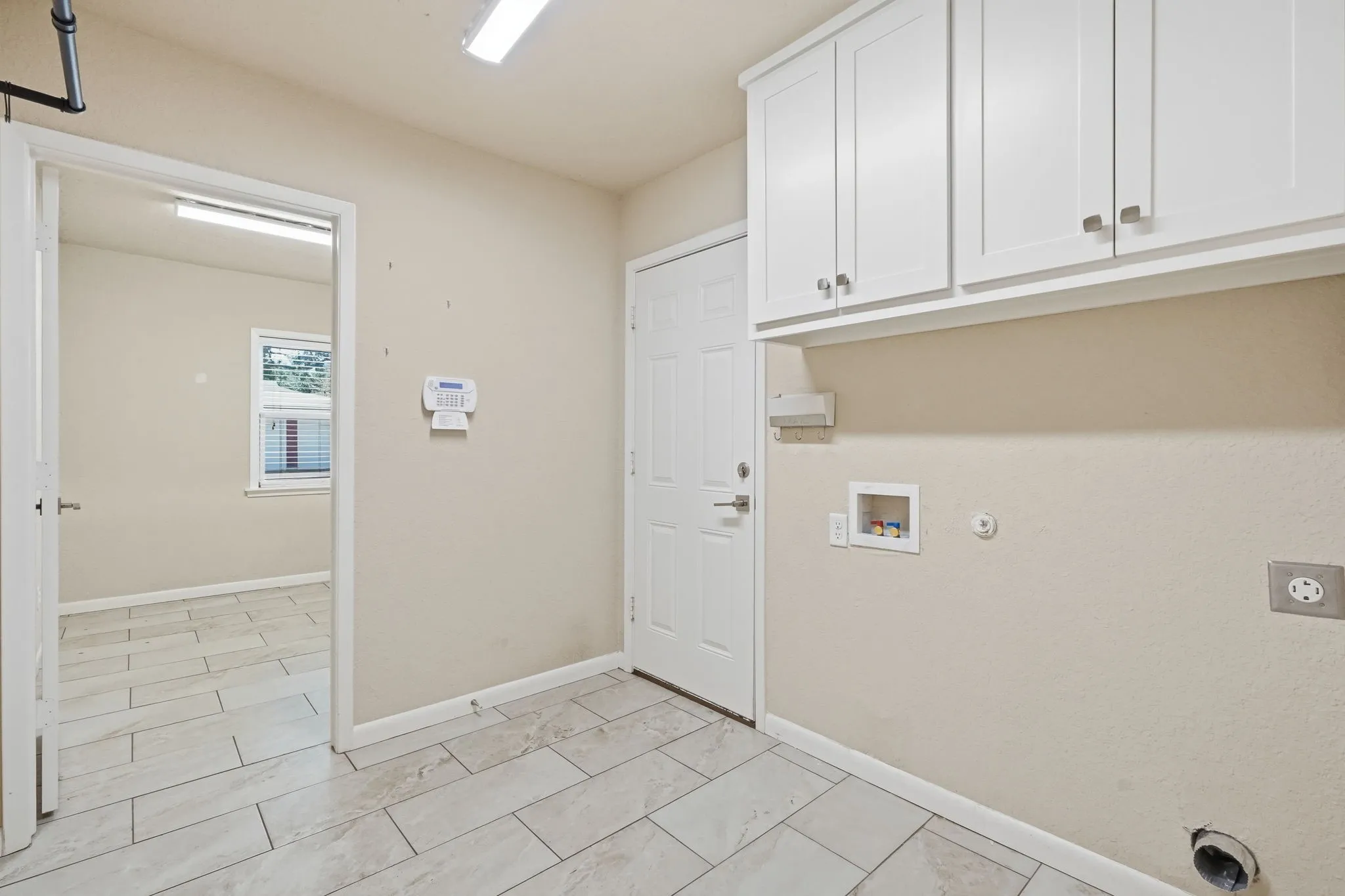 Single Family Residence For Sale in Tarrant County , 5708 Sunset Road, Westworth Village, Texas 76114, 3 Bedroom, 2 Bathroom, 1 Garage spaces, 2,048 Sqft, built in 1957, mls#21368136, Real Estate Agent in Westworth Village, Homes For Sale in Tarrant county, Homes For Sale in Westworth Village, Realtor in Westworth Village Texas, Real Estate Brokerage Independent Realty Texas, Luminita Cordes Realtor