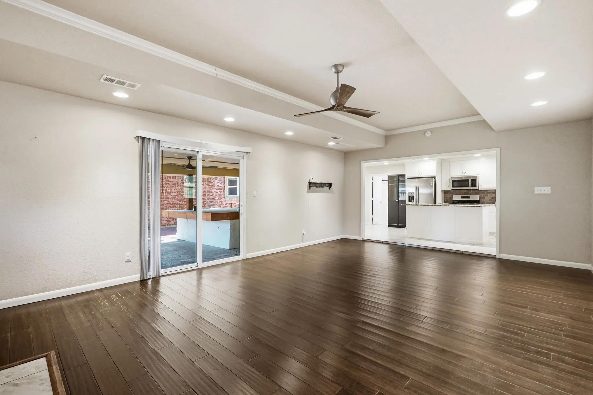Single Family Residence For Sale in Tarrant County , 5708 Sunset Road, Westworth Village, Texas 76114, 3 Bedroom, 2 Bathroom, 1 Garage spaces, 2,048 Sqft, built in 1957, mls#21368136, Real Estate Agent in Westworth Village, Homes For Sale in Tarrant county, Homes For Sale in Westworth Village, Realtor in Westworth Village Texas, Real Estate Brokerage Independent Realty Texas, Luminita Cordes Realtor