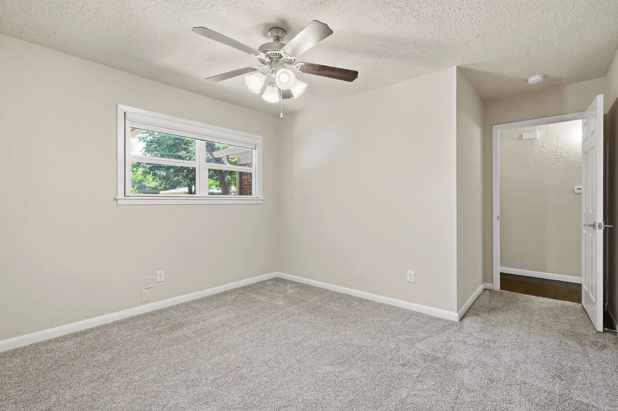 Single Family Residence For Sale in Tarrant County , 5708 Sunset Road, Westworth Village, Texas 76114, 3 Bedroom, 2 Bathroom, 1 Garage spaces, 2,048 Sqft, built in 1957, mls#21368136, Real Estate Agent in Westworth Village, Homes For Sale in Tarrant county, Homes For Sale in Westworth Village, Realtor in Westworth Village Texas, Real Estate Brokerage Independent Realty Texas, Luminita Cordes Realtor