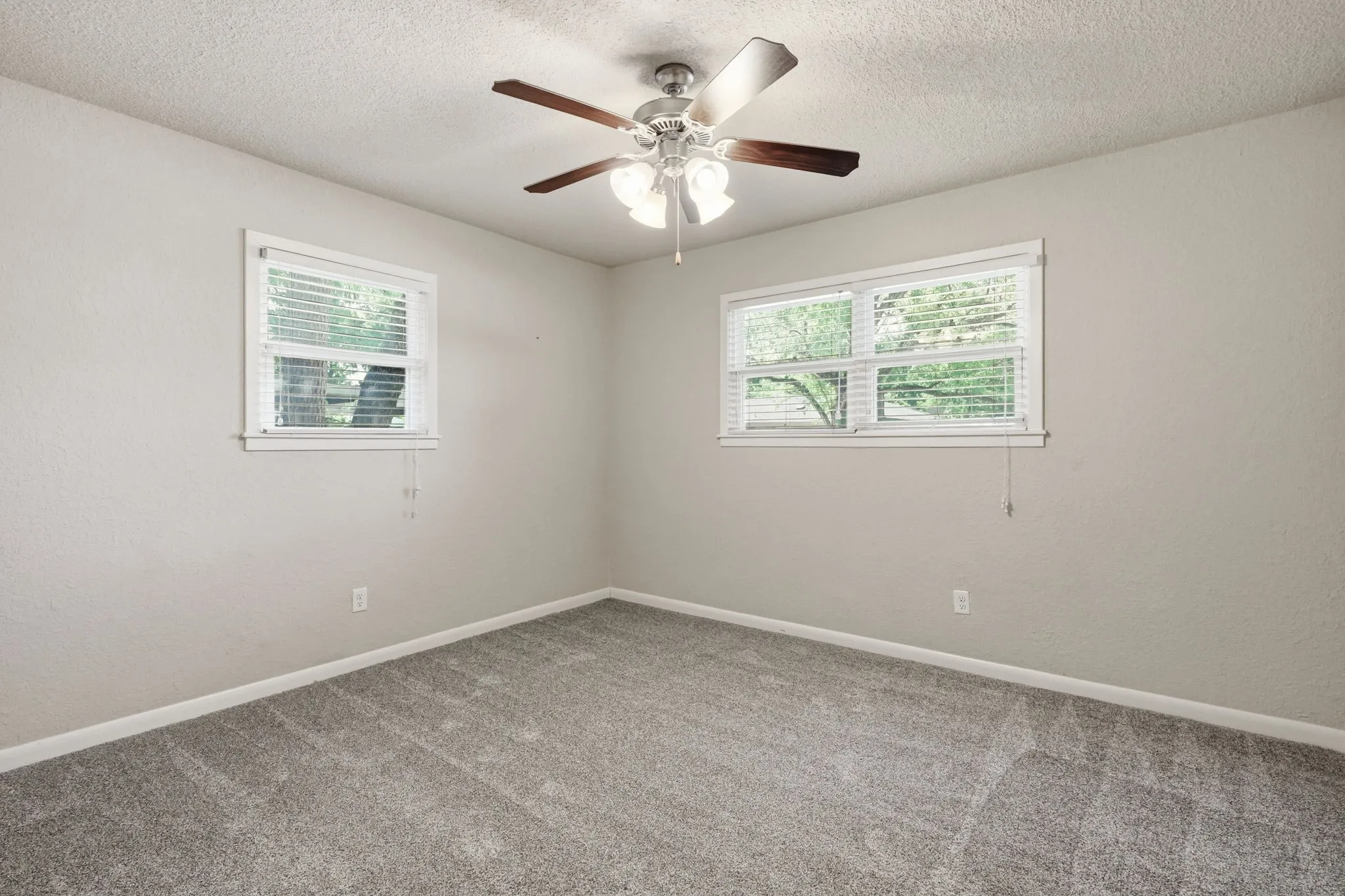 Single Family Residence For Sale in Tarrant County , 5708 Sunset Road, Westworth Village, Texas 76114, 3 Bedroom, 2 Bathroom, 1 Garage spaces, 2,048 Sqft, built in 1957, mls#21368136, Real Estate Agent in Westworth Village, Homes For Sale in Tarrant county, Homes For Sale in Westworth Village, Realtor in Westworth Village Texas, Real Estate Brokerage Independent Realty Texas, Luminita Cordes Realtor