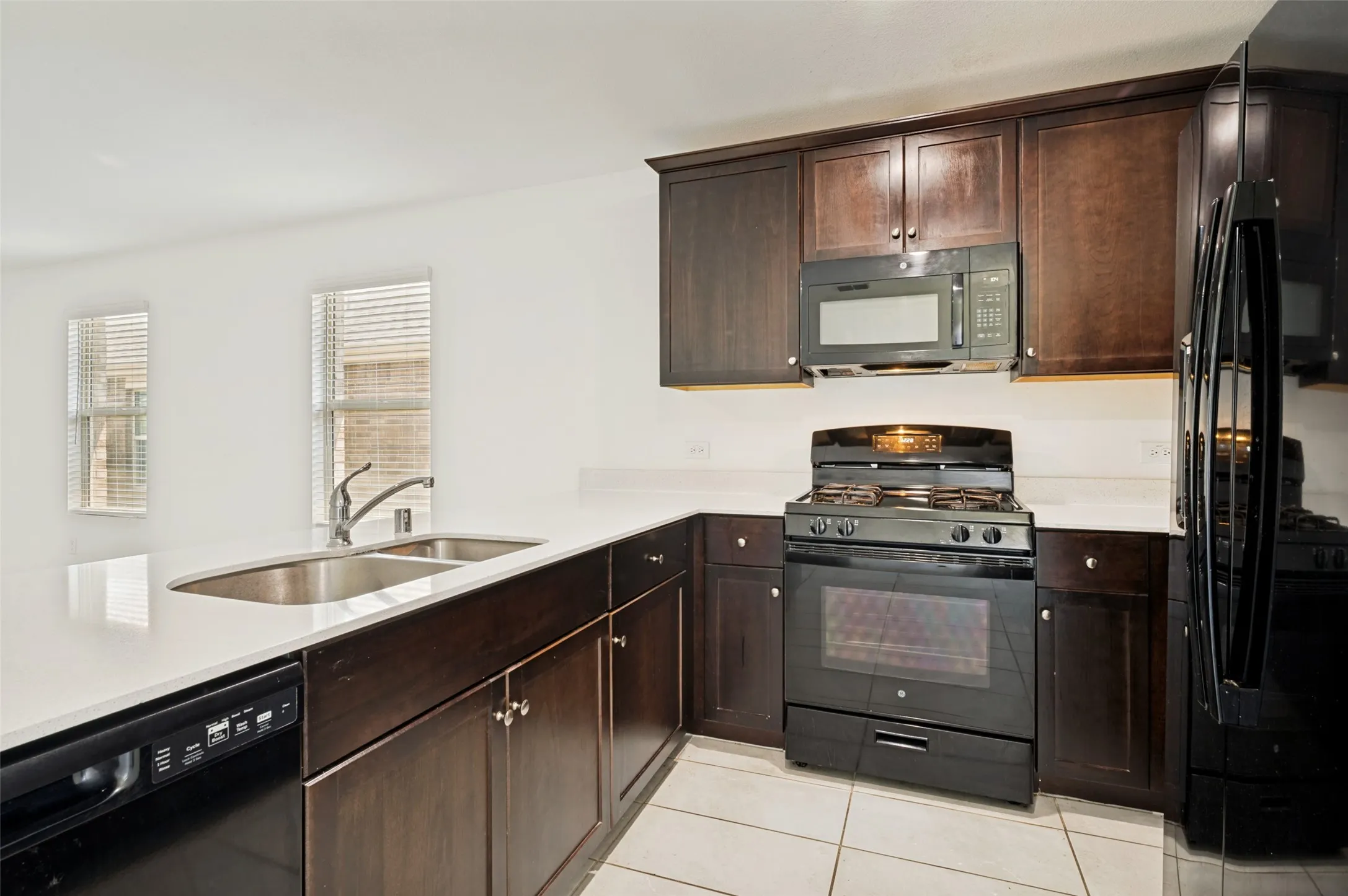 Single Family Residence For Rent in Denton County , 3420 Harper Street, Little Elm, Texas 75068, 3 Bedroom, 2 Bathroom, 2 Garage spaces, 1,470 Sqft, built in 2023, mls#21359637, Real Estate Agent in Little Elm, Homes For Rent in Denton county, Homes For Rent in Little Elm, Realtor in Little Elm Texas, Real Estate Brokerage Independent Realty Texas, Luminita Cordes Realtor