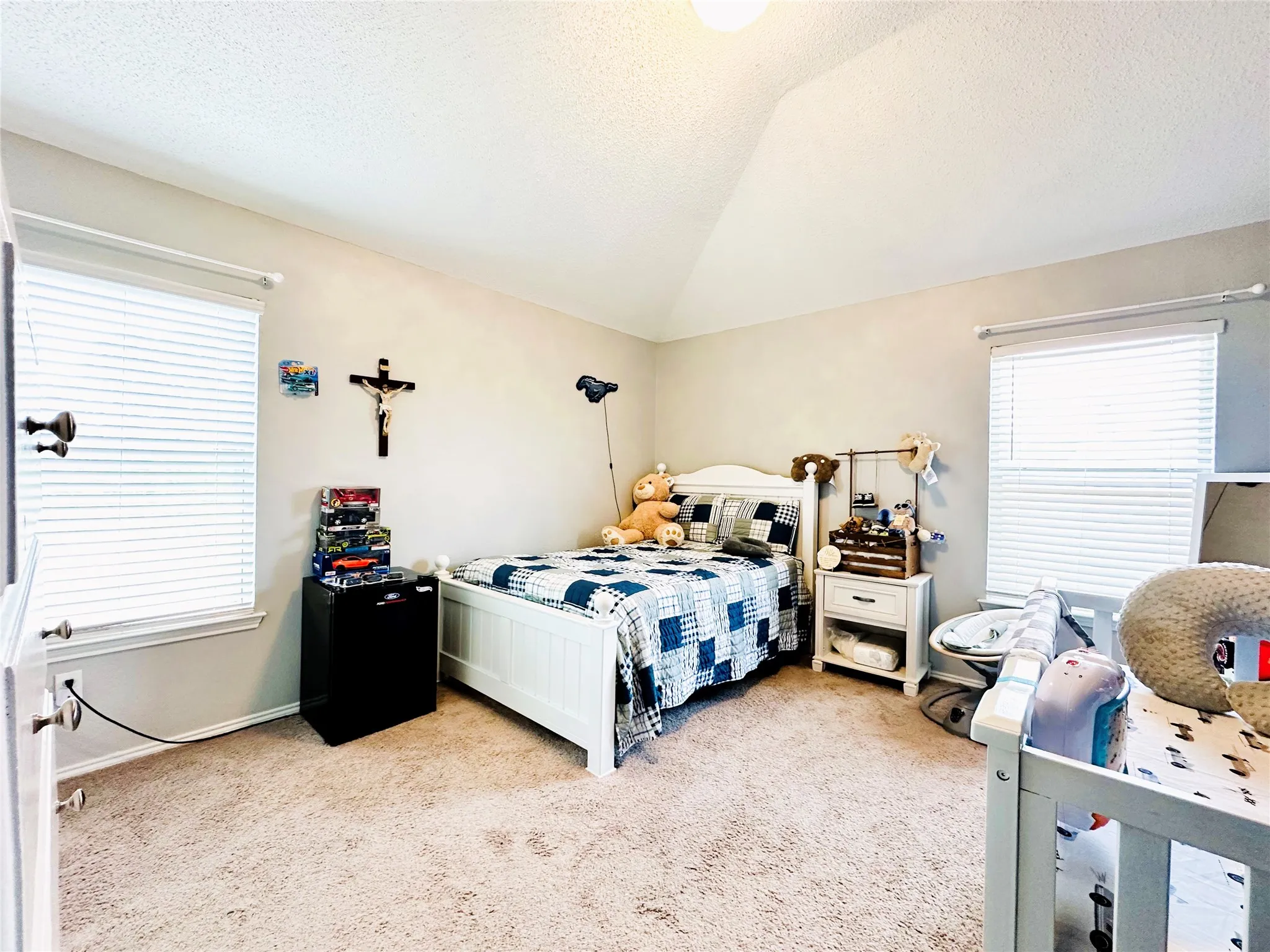 Single Family Residence For Sale in Tarrant County , 4813 Madyson Ridge Drive, Fort Worth, Texas 76133, 4 Bedroom, 3 Bathroom, 2 Garage spaces, 2,702 Sqft, built in 2002, mls#21369143, Real Estate Agent in Fort Worth, Homes For Sale in Tarrant county, Homes For Sale in Fort Worth, Realtor in Fort Worth Texas, Real Estate Brokerage Independent Realty Texas, Luminita Cordes Realtor