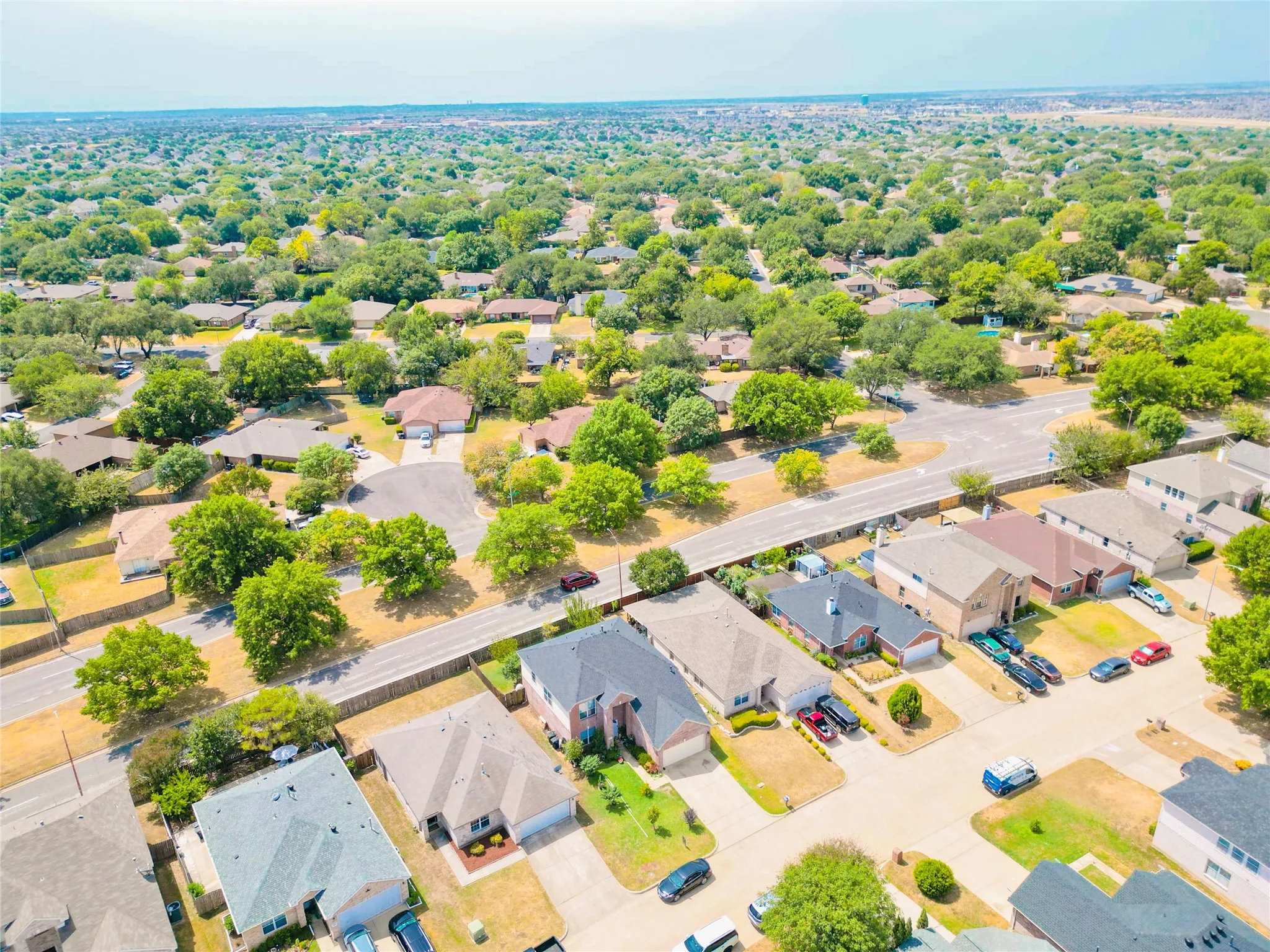 Single Family Residence For Sale in Tarrant County , 4813 Madyson Ridge Drive, Fort Worth, Texas 76133, 4 Bedroom, 3 Bathroom, 2 Garage spaces, 2,702 Sqft, built in 2002, mls#21369143, Real Estate Agent in Fort Worth, Homes For Sale in Tarrant county, Homes For Sale in Fort Worth, Realtor in Fort Worth Texas, Real Estate Brokerage Independent Realty Texas, Luminita Cordes Realtor