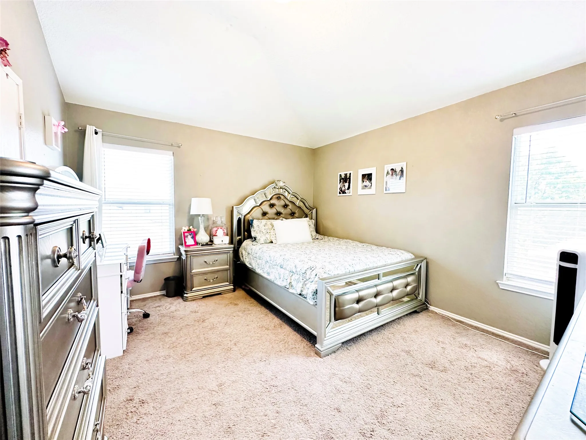 Single Family Residence For Sale in Tarrant County , 4813 Madyson Ridge Drive, Fort Worth, Texas 76133, 4 Bedroom, 3 Bathroom, 2 Garage spaces, 2,702 Sqft, built in 2002, mls#21369143, Real Estate Agent in Fort Worth, Homes For Sale in Tarrant county, Homes For Sale in Fort Worth, Realtor in Fort Worth Texas, Real Estate Brokerage Independent Realty Texas, Luminita Cordes Realtor