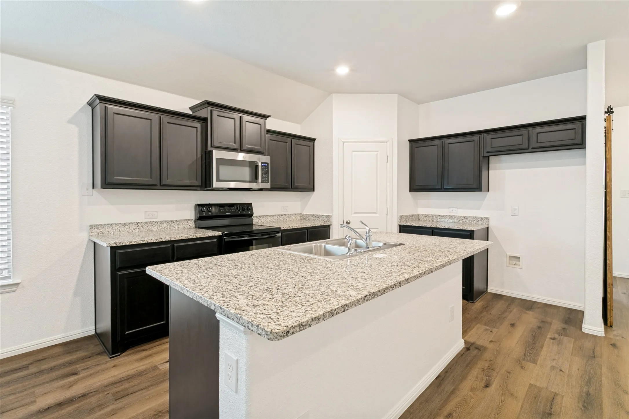Single Family Residence For Sale in Tarrant County , 4716 Feltleaf Avenue, Fort Worth, Texas 76036, 3 Bedroom, 2 Bathroom, Garage spaces, 1,686 Sqft, built in 2019, mls#21368852, Real Estate Agent in Fort Worth, Homes For Sale in Tarrant county, Homes For Sale in Fort Worth, Realtor in Fort Worth Texas, Real Estate Brokerage Independent Realty Texas, Luminita Cordes Realtor