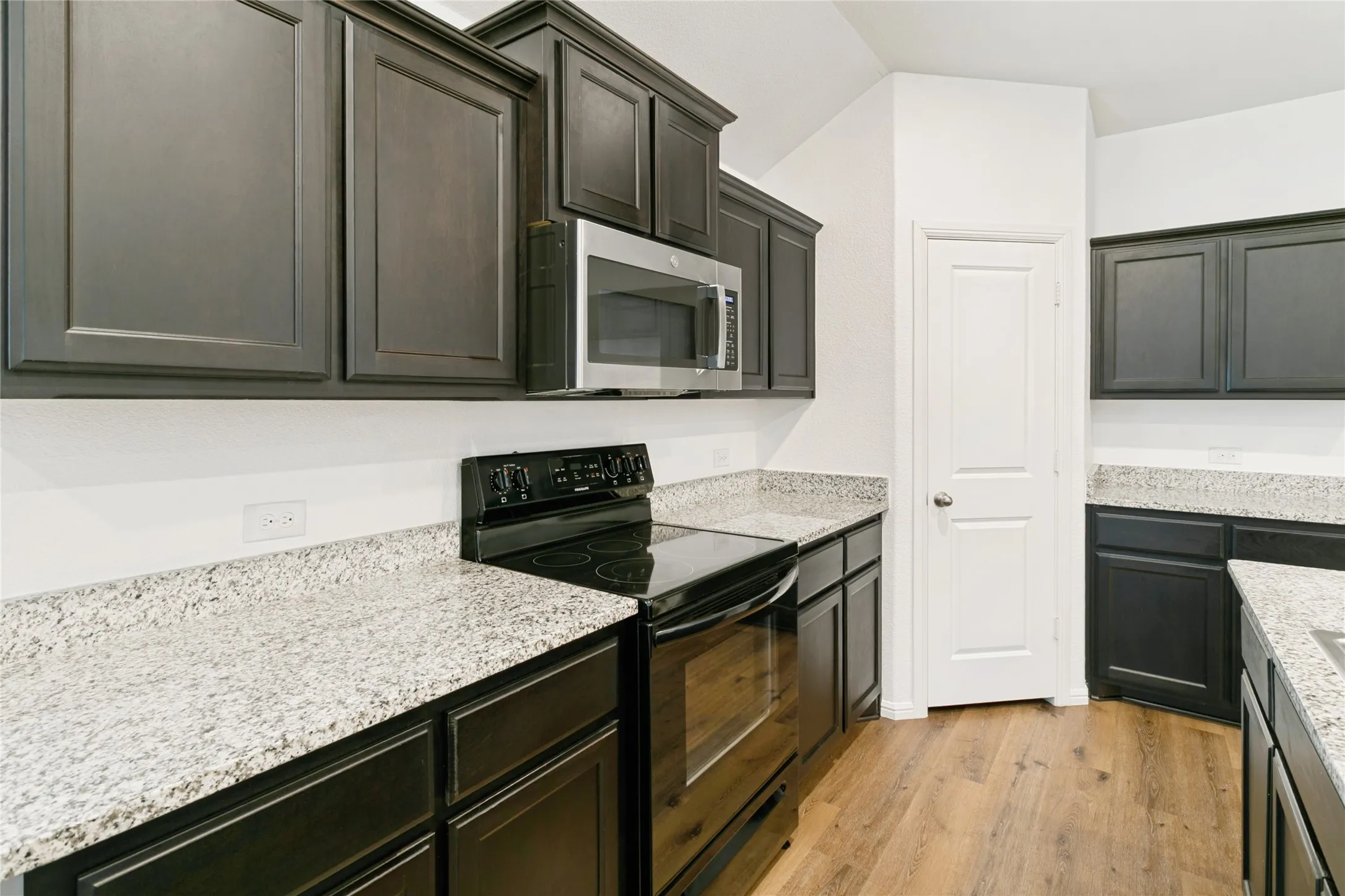 Single Family Residence For Sale in Tarrant County , 4716 Feltleaf Avenue, Fort Worth, Texas 76036, 3 Bedroom, 2 Bathroom, Garage spaces, 1,686 Sqft, built in 2019, mls#21368852, Real Estate Agent in Fort Worth, Homes For Sale in Tarrant county, Homes For Sale in Fort Worth, Realtor in Fort Worth Texas, Real Estate Brokerage Independent Realty Texas, Luminita Cordes Realtor