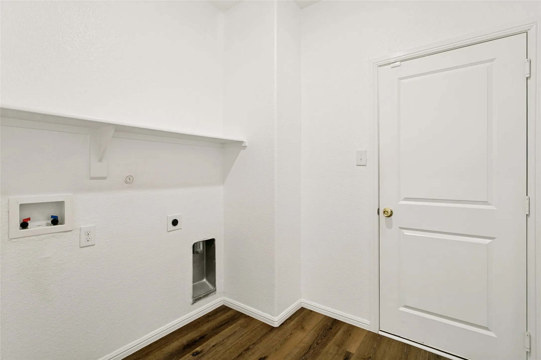 Single Family Residence For Sale in Tarrant County , 4716 Feltleaf Avenue, Fort Worth, Texas 76036, 3 Bedroom, 2 Bathroom, Garage spaces, 1,686 Sqft, built in 2019, mls#21368852, Real Estate Agent in Fort Worth, Homes For Sale in Tarrant county, Homes For Sale in Fort Worth, Realtor in Fort Worth Texas, Real Estate Brokerage Independent Realty Texas, Luminita Cordes Realtor