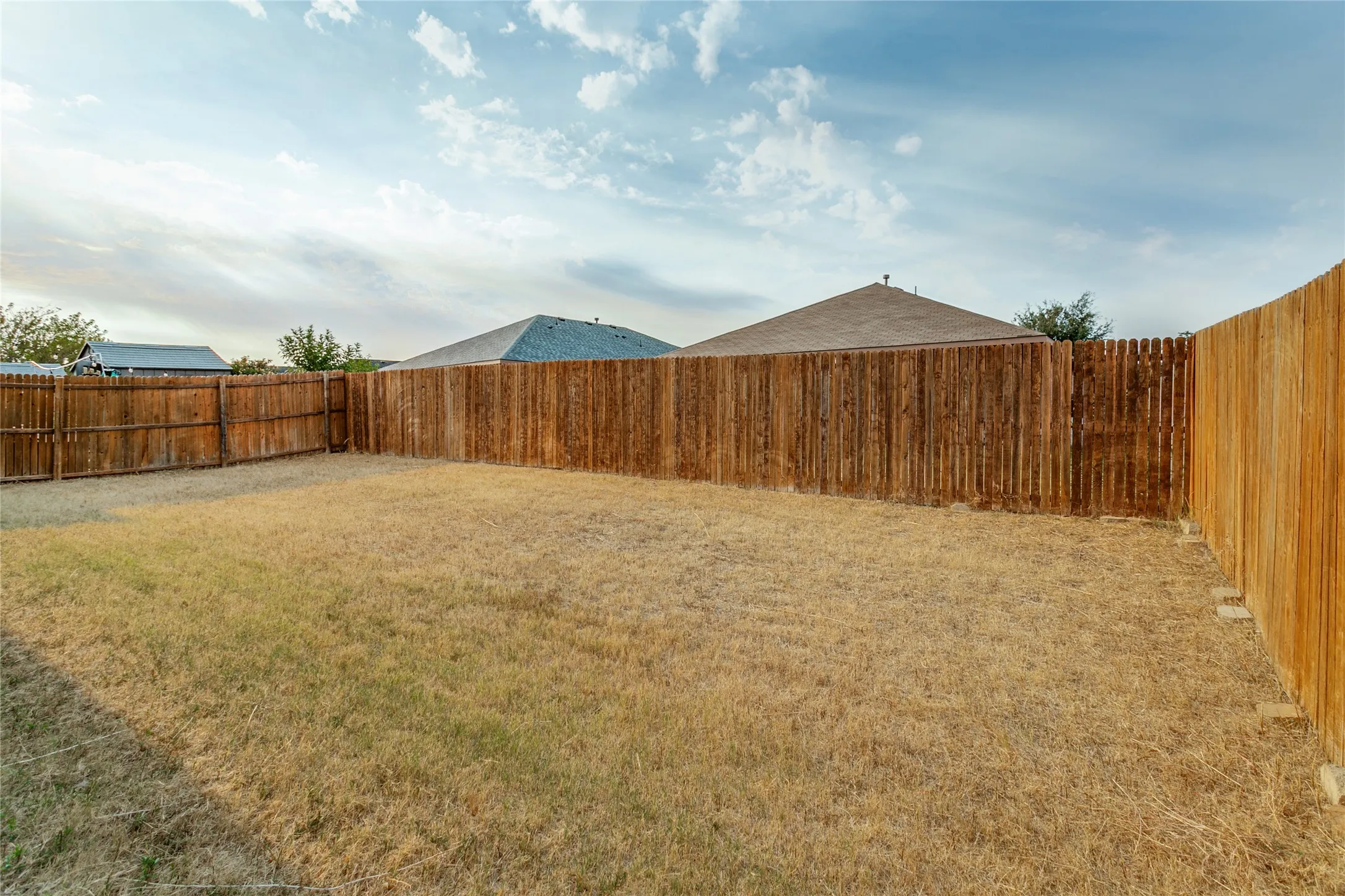 Single Family Residence For Sale in Tarrant County , 4716 Feltleaf Avenue, Fort Worth, Texas 76036, 3 Bedroom, 2 Bathroom, Garage spaces, 1,686 Sqft, built in 2019, mls#21368852, Real Estate Agent in Fort Worth, Homes For Sale in Tarrant county, Homes For Sale in Fort Worth, Realtor in Fort Worth Texas, Real Estate Brokerage Independent Realty Texas, Luminita Cordes Realtor