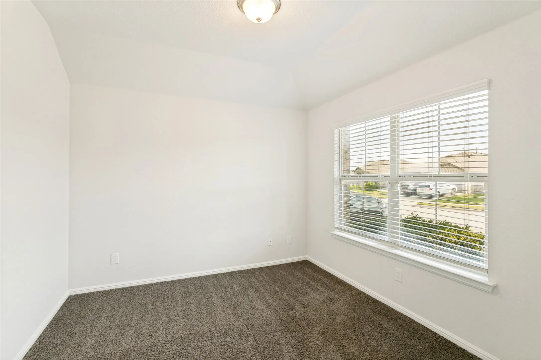 Single Family Residence For Sale in Tarrant County , 4716 Feltleaf Avenue, Fort Worth, Texas 76036, 3 Bedroom, 2 Bathroom, Garage spaces, 1,686 Sqft, built in 2019, mls#21368852, Real Estate Agent in Fort Worth, Homes For Sale in Tarrant county, Homes For Sale in Fort Worth, Realtor in Fort Worth Texas, Real Estate Brokerage Independent Realty Texas, Luminita Cordes Realtor