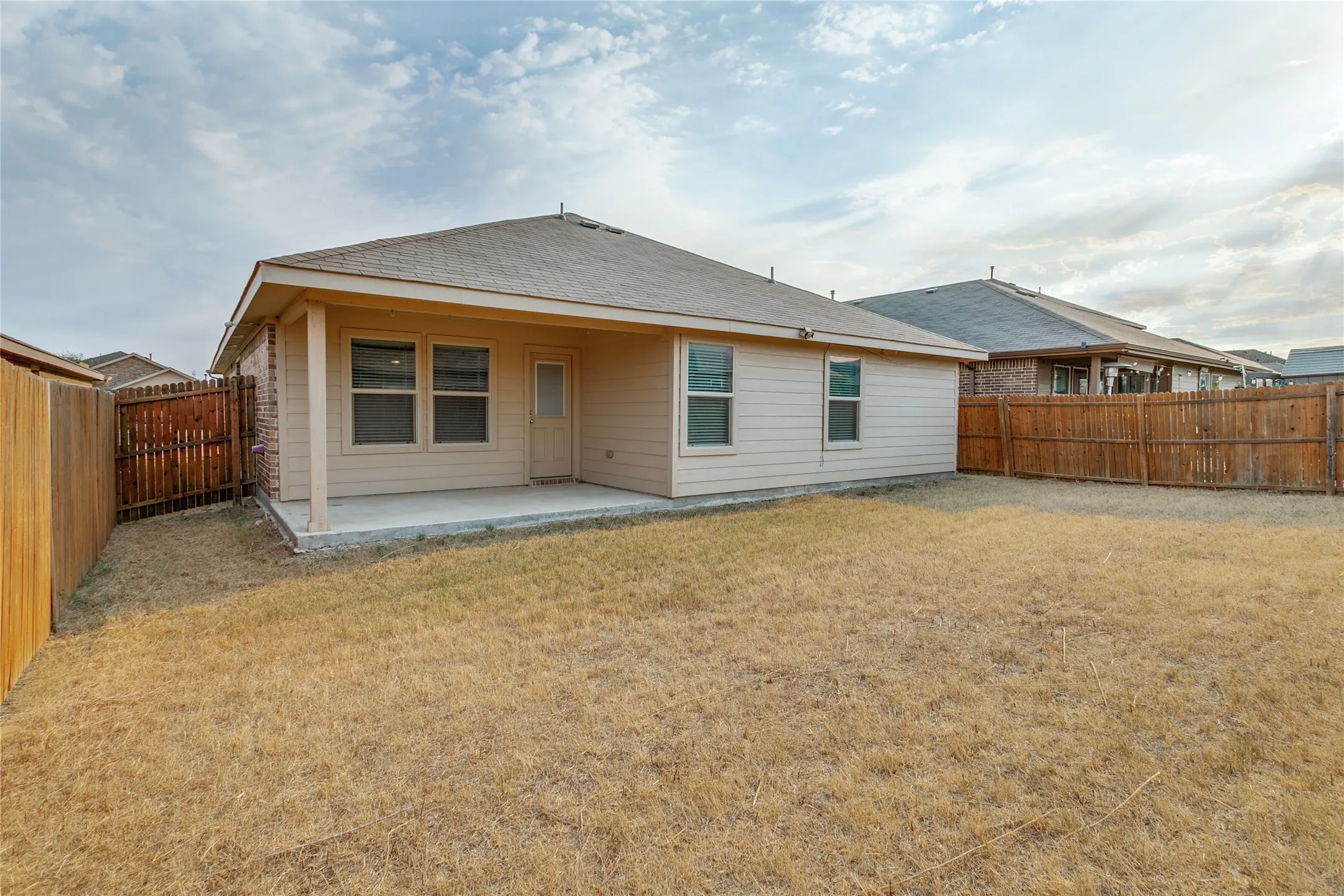 Single Family Residence For Sale in Tarrant County , 4716 Feltleaf Avenue, Fort Worth, Texas 76036, 3 Bedroom, 2 Bathroom, Garage spaces, 1,686 Sqft, built in 2019, mls#21368852, Real Estate Agent in Fort Worth, Homes For Sale in Tarrant county, Homes For Sale in Fort Worth, Realtor in Fort Worth Texas, Real Estate Brokerage Independent Realty Texas, Luminita Cordes Realtor