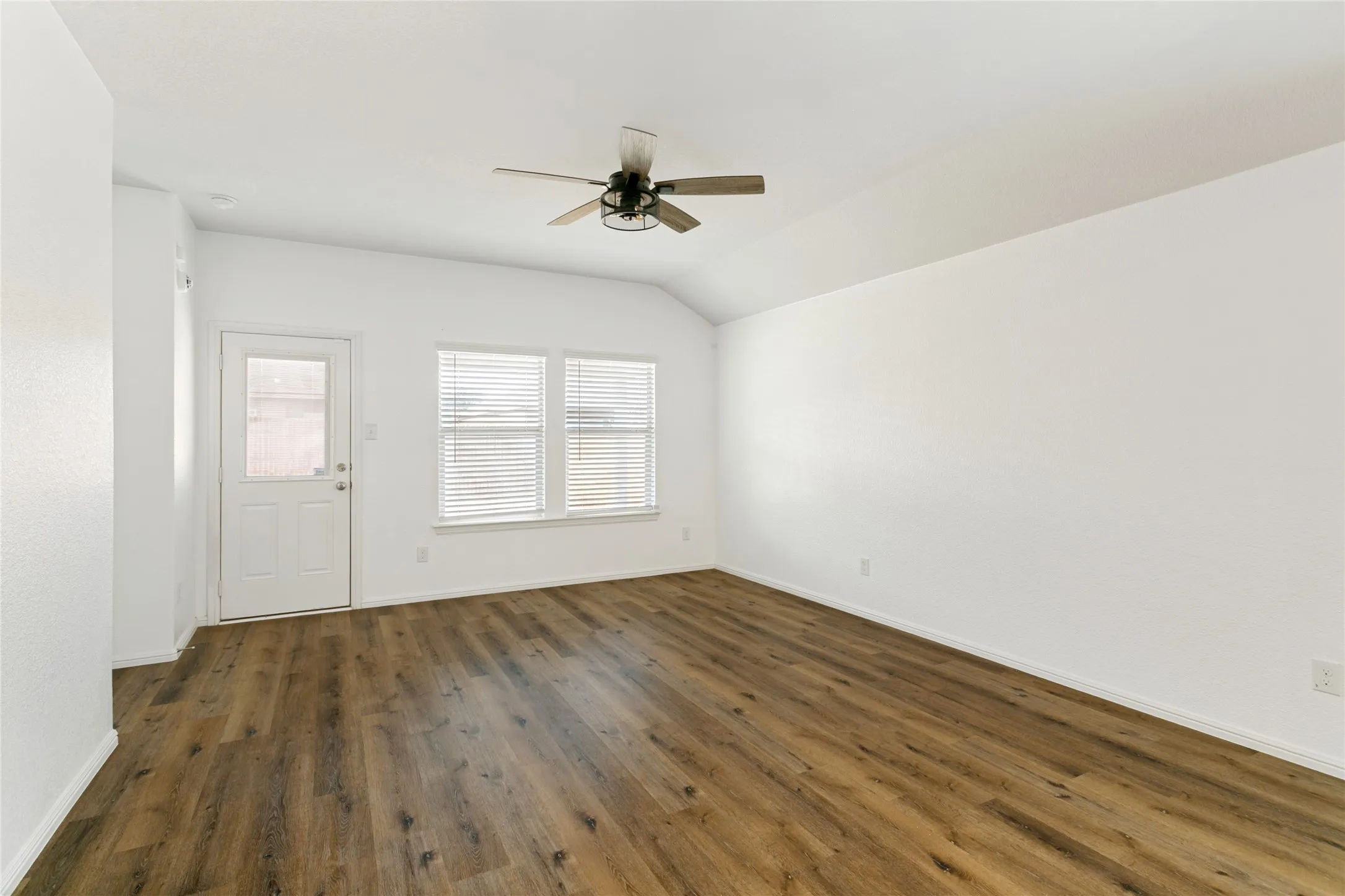 Single Family Residence For Sale in Tarrant County , 4716 Feltleaf Avenue, Fort Worth, Texas 76036, 3 Bedroom, 2 Bathroom, Garage spaces, 1,686 Sqft, built in 2019, mls#21368852, Real Estate Agent in Fort Worth, Homes For Sale in Tarrant county, Homes For Sale in Fort Worth, Realtor in Fort Worth Texas, Real Estate Brokerage Independent Realty Texas, Luminita Cordes Realtor