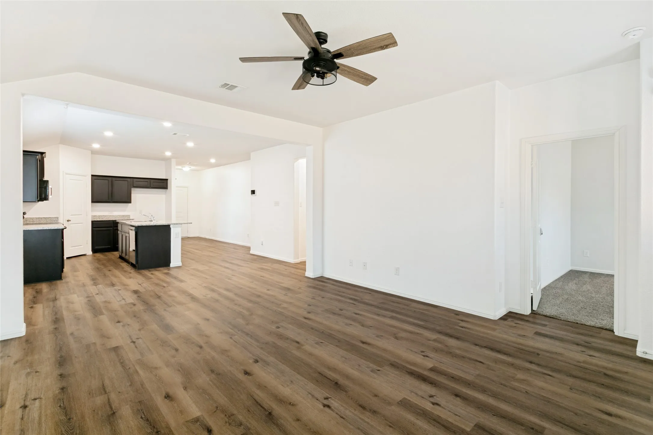 Single Family Residence For Sale in Tarrant County , 4716 Feltleaf Avenue, Fort Worth, Texas 76036, 3 Bedroom, 2 Bathroom, Garage spaces, 1,686 Sqft, built in 2019, mls#21368852, Real Estate Agent in Fort Worth, Homes For Sale in Tarrant county, Homes For Sale in Fort Worth, Realtor in Fort Worth Texas, Real Estate Brokerage Independent Realty Texas, Luminita Cordes Realtor