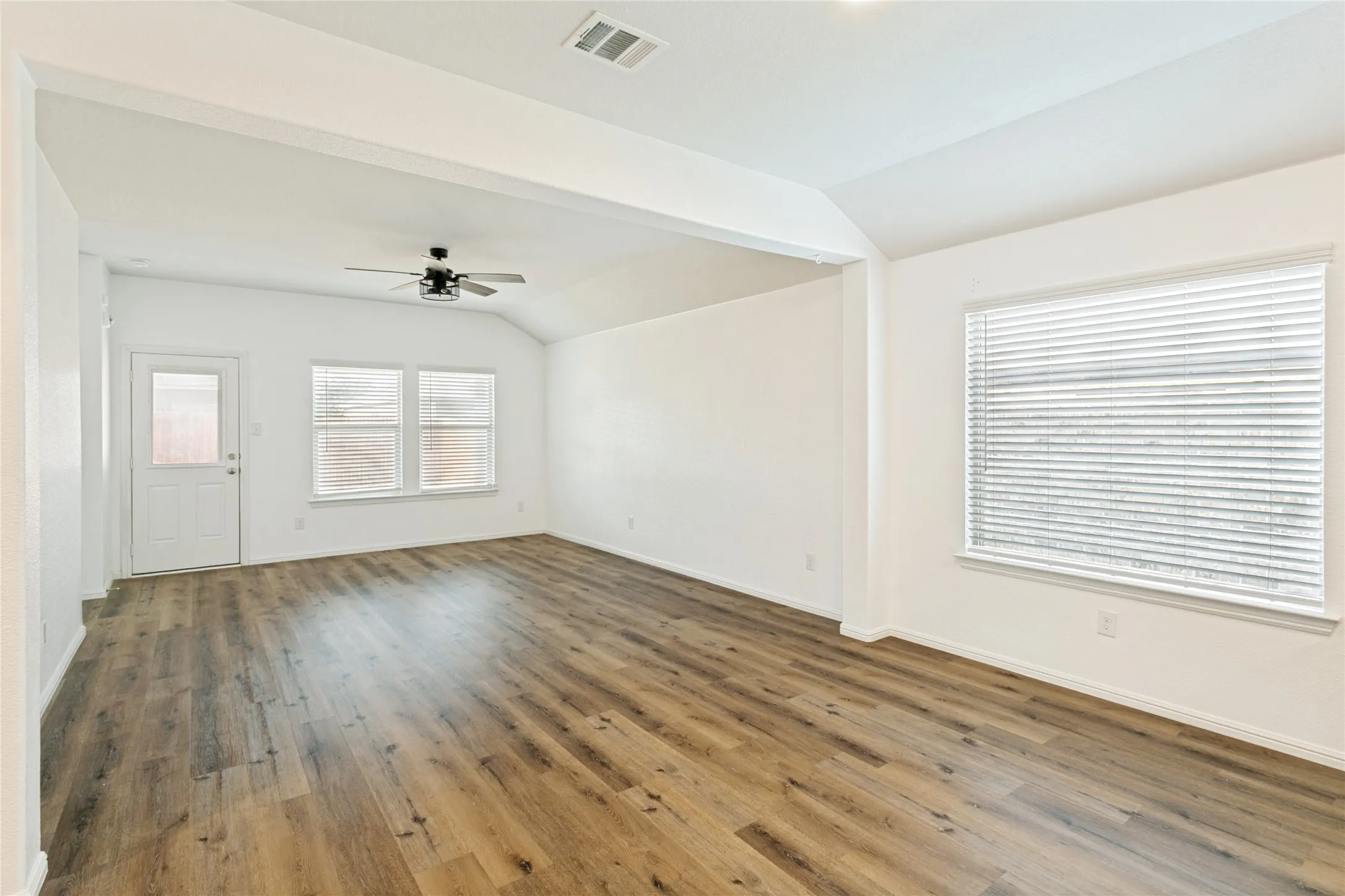 Single Family Residence For Sale in Tarrant County , 4716 Feltleaf Avenue, Fort Worth, Texas 76036, 3 Bedroom, 2 Bathroom, Garage spaces, 1,686 Sqft, built in 2019, mls#21368852, Real Estate Agent in Fort Worth, Homes For Sale in Tarrant county, Homes For Sale in Fort Worth, Realtor in Fort Worth Texas, Real Estate Brokerage Independent Realty Texas, Luminita Cordes Realtor
