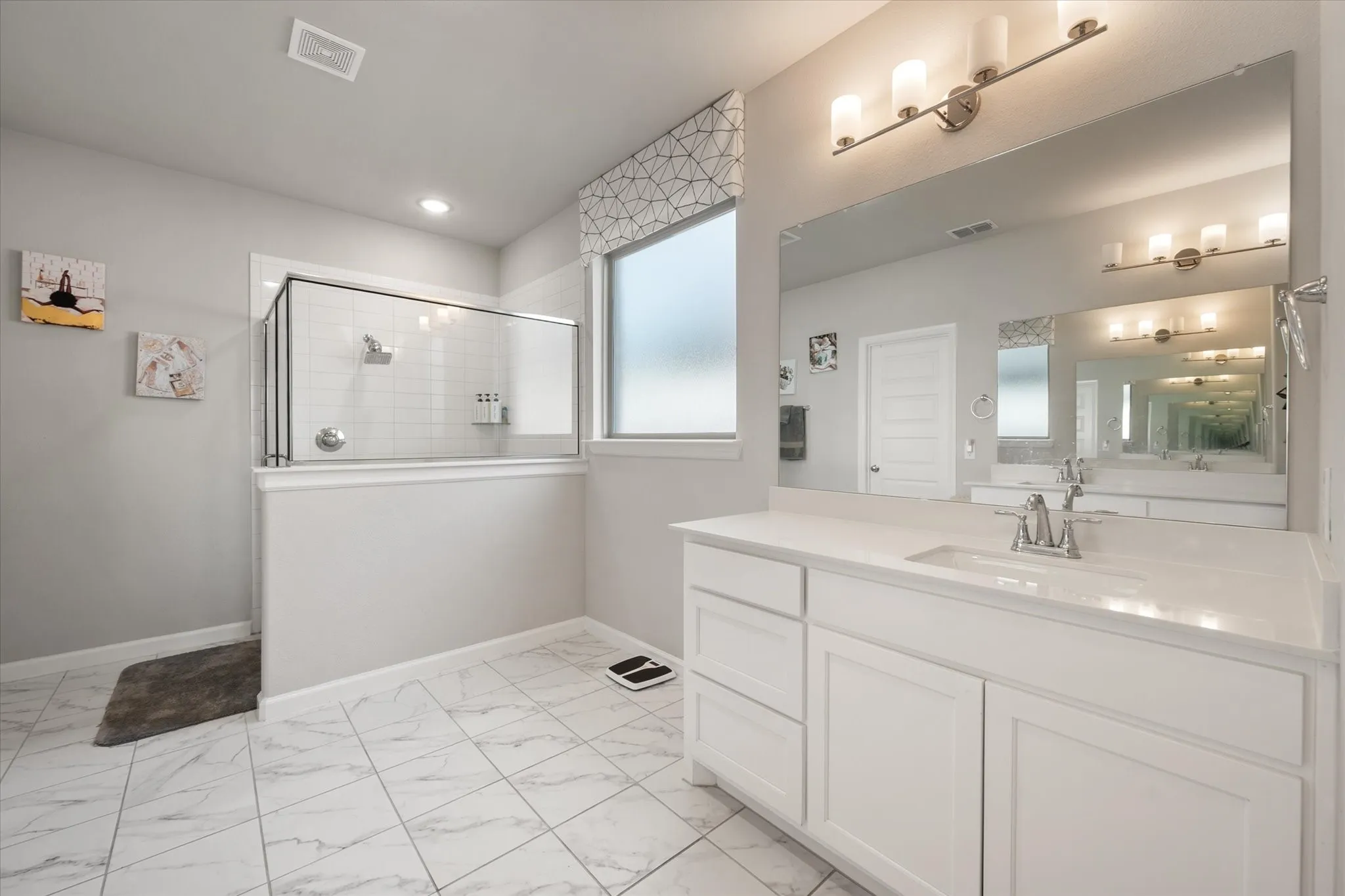 Single Family Residence For Sale in Ellis County , 161 Camp Fire Drive, Waxahachie, Texas 75165, 5 Bedroom, 4 Bathroom, 2 Garage spaces, 3,672 Sqft, built in 2020, mls#21367233, Real Estate Agent in Waxahachie, Homes For Sale in Ellis county, Homes For Sale in Waxahachie, Realtor in Waxahachie Texas, Real Estate Brokerage Independent Realty Texas, Luminita Cordes Realtor